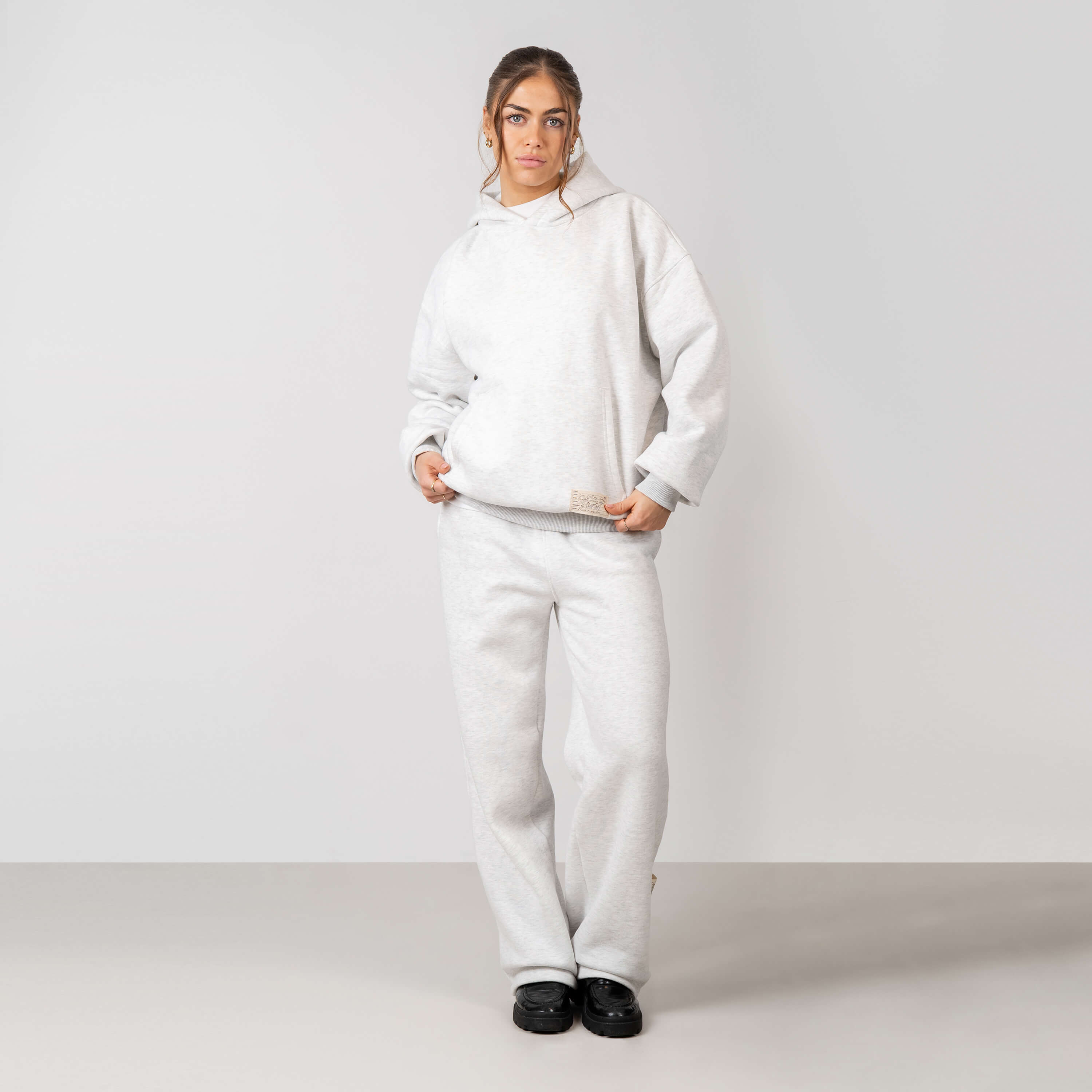 Model is 168 cm and wears size XS
