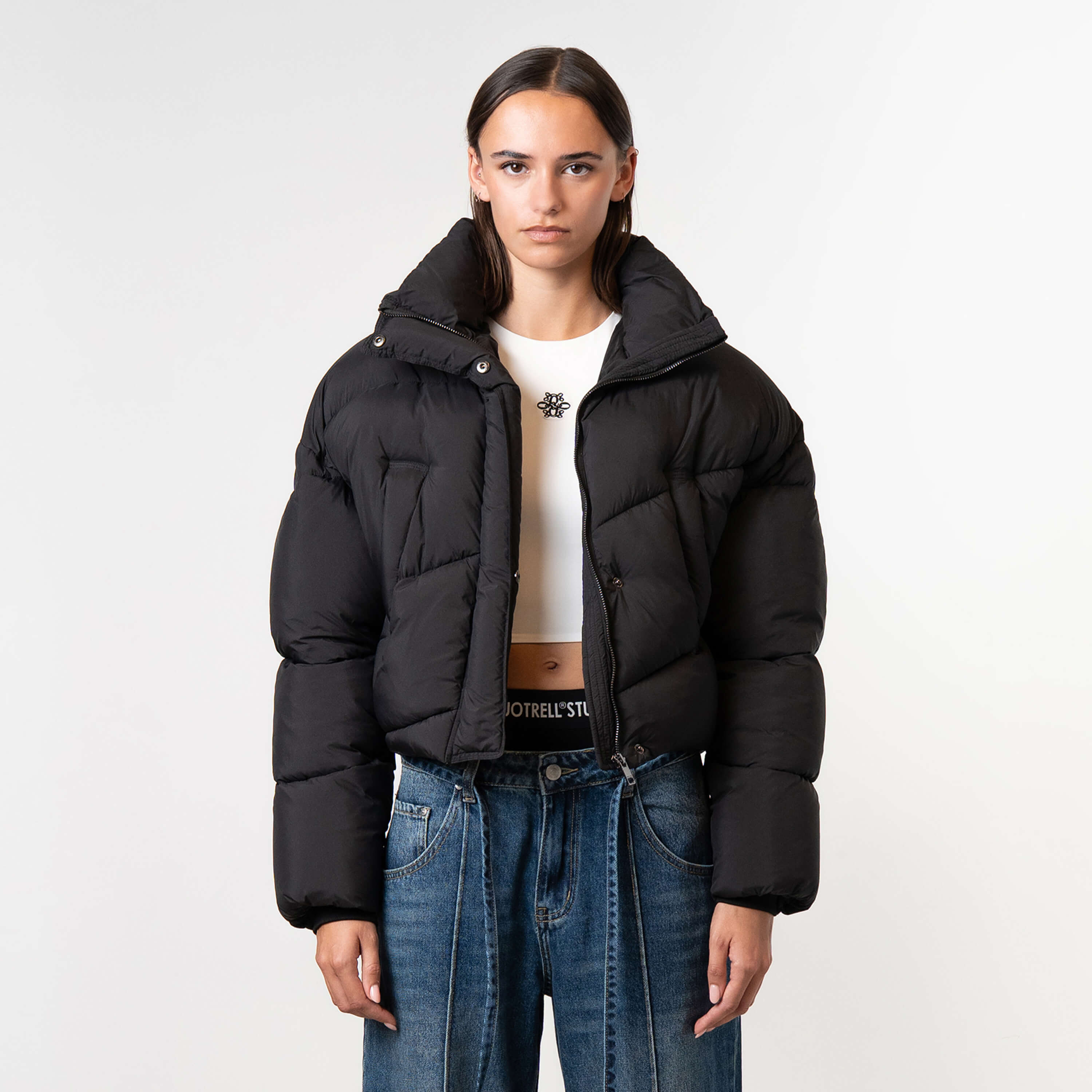 Model is 175 cm and wears size S
