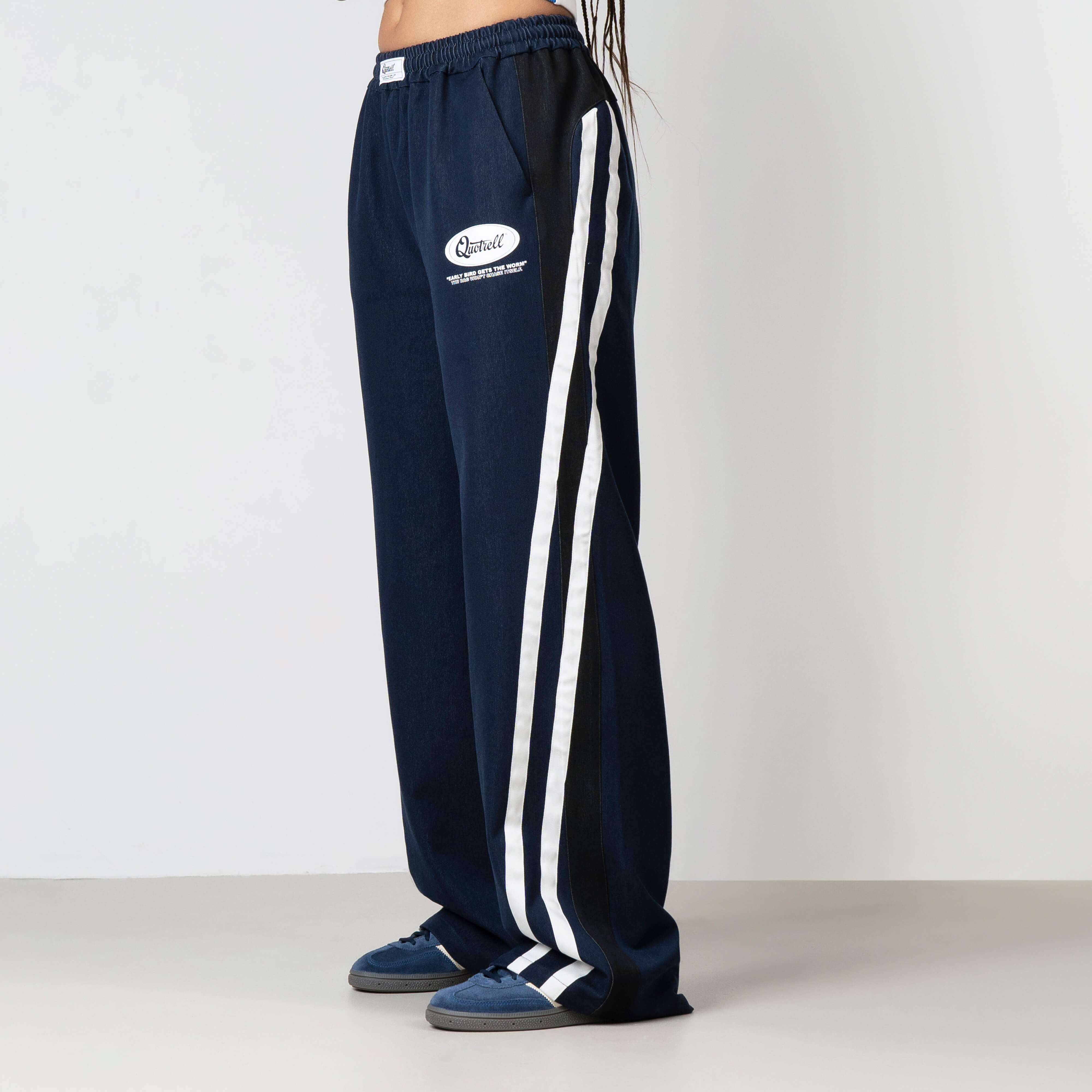 Model is 172 cm and wears size S
