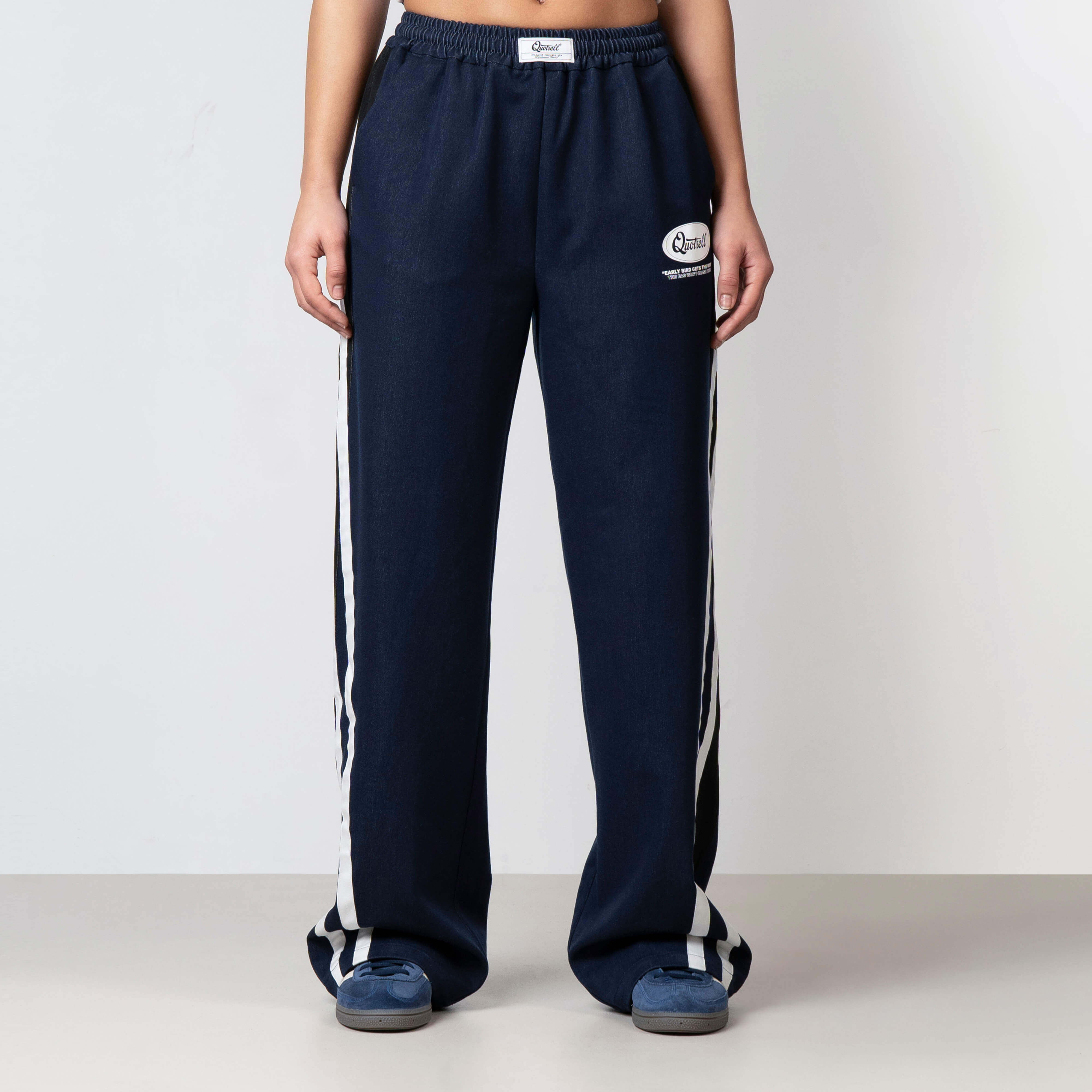 Model is 172 cm and wears size S
