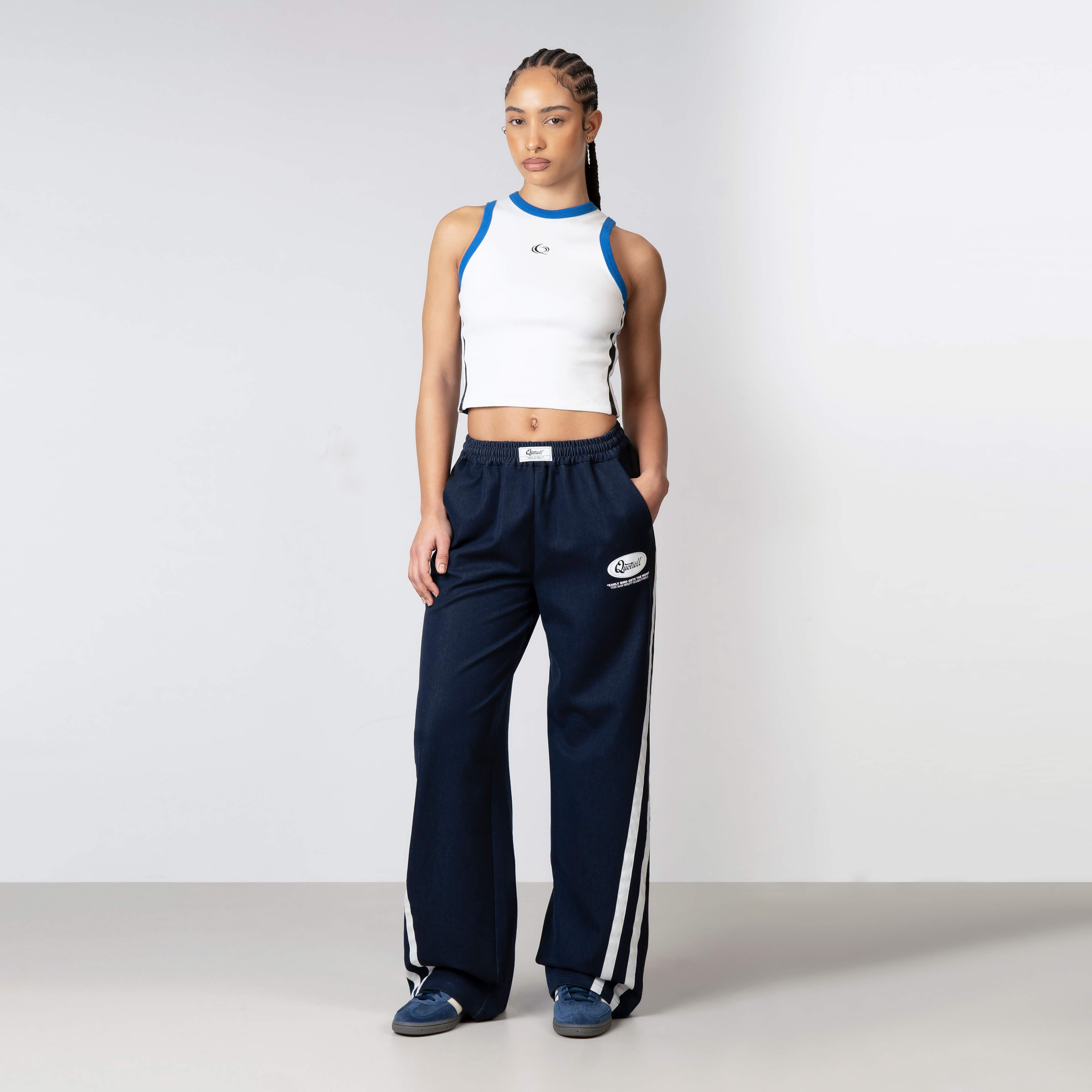 Model is 172 cm and wears size S
