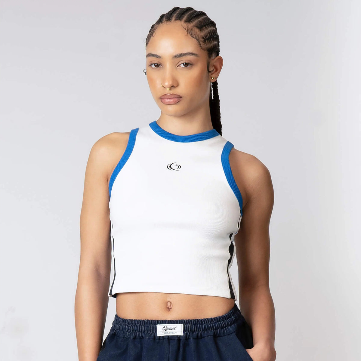 Isla Top in white and black