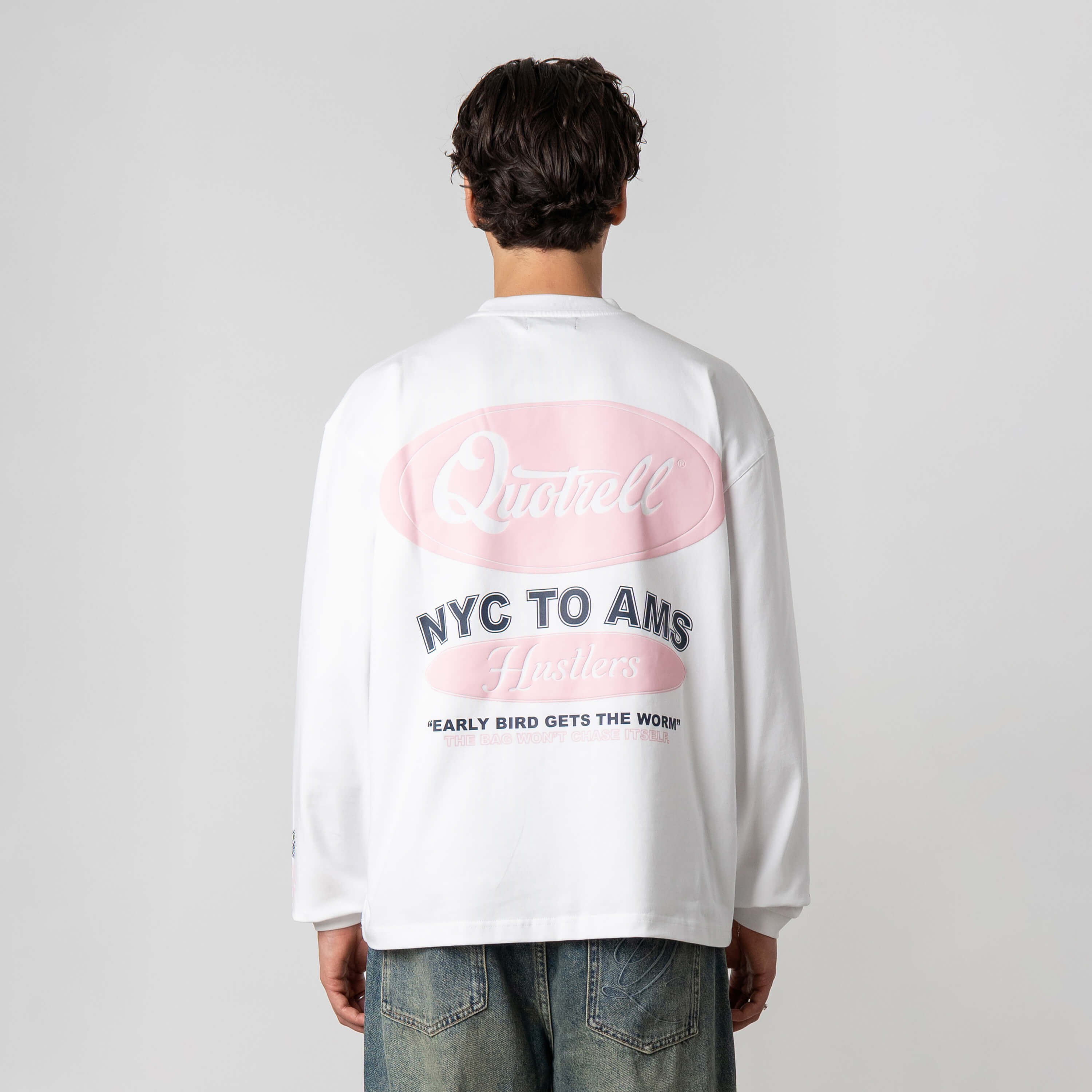 Model is 179 cm, 71 kg, and wears size M
