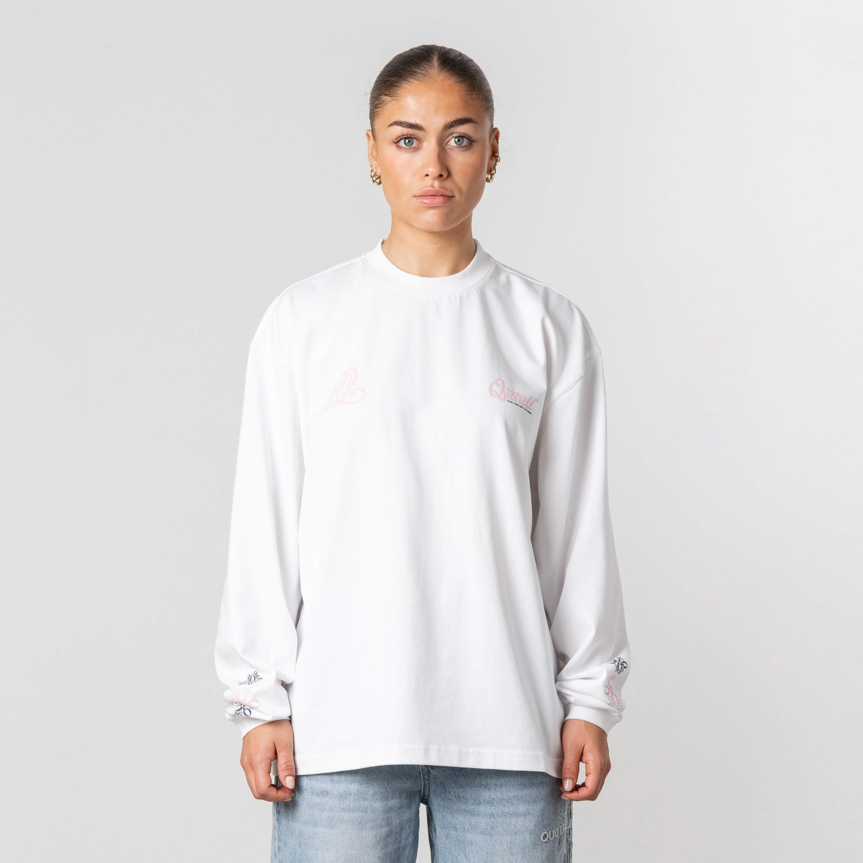 Model is 168 cm and wears size S
