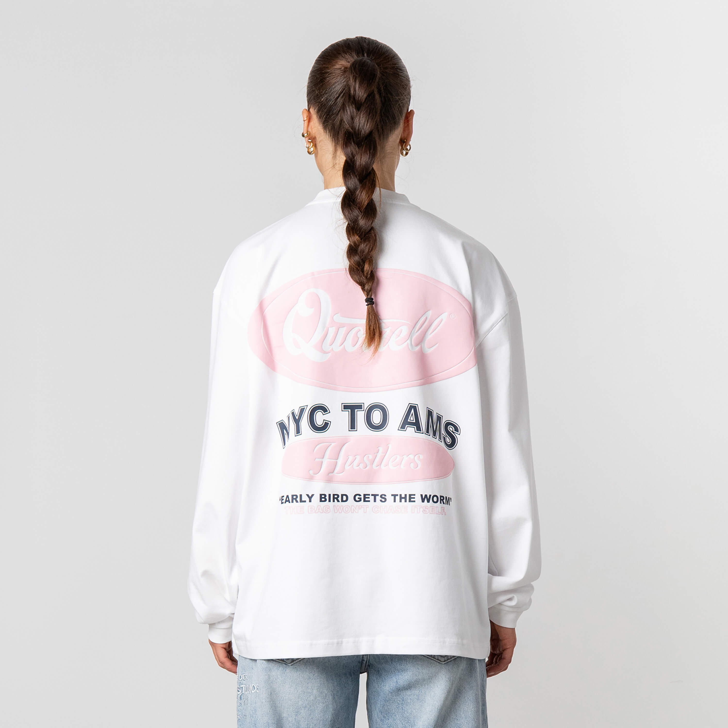 Model is 168 cm and wears size S