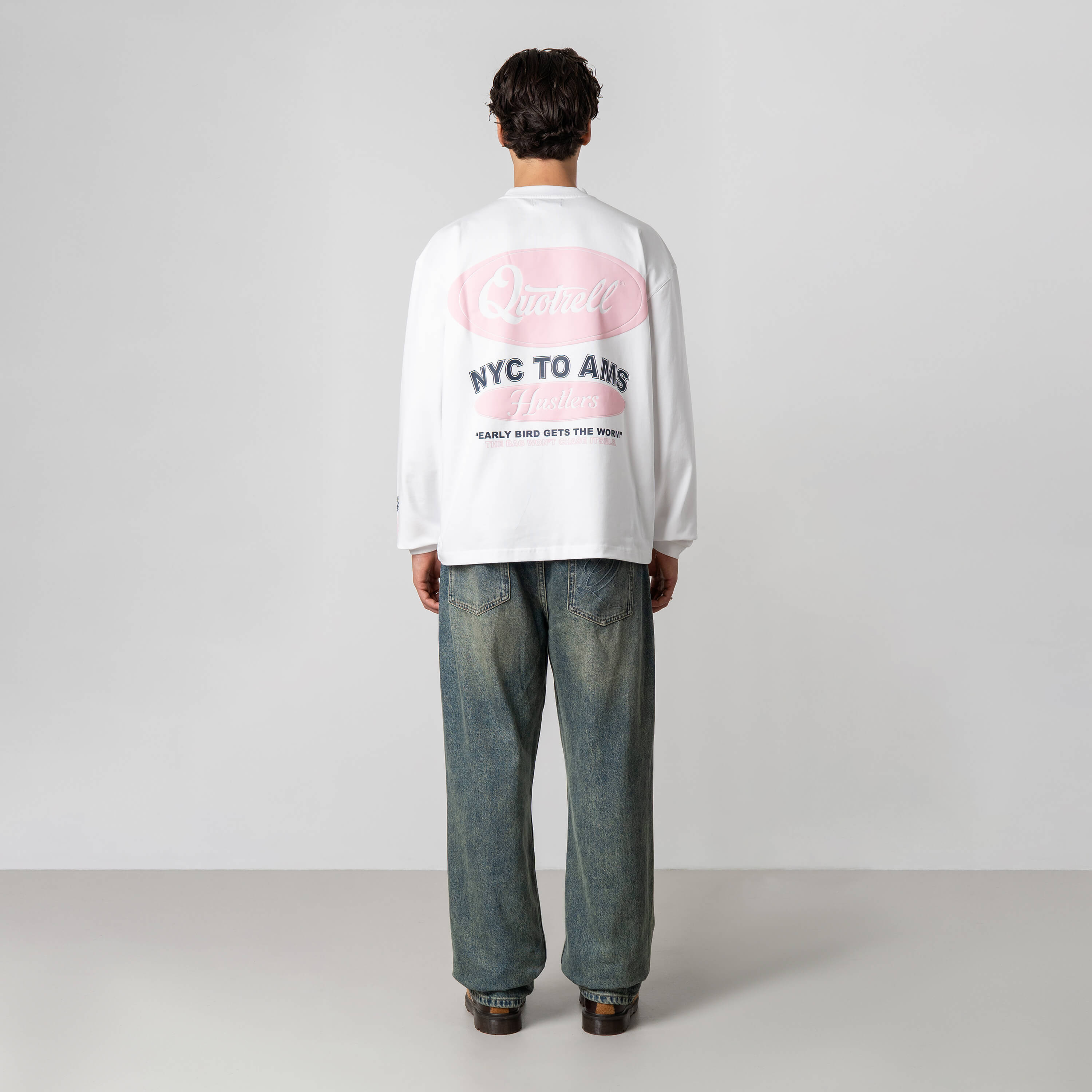 Model is 179 cm, 71 kg, and wears size M
