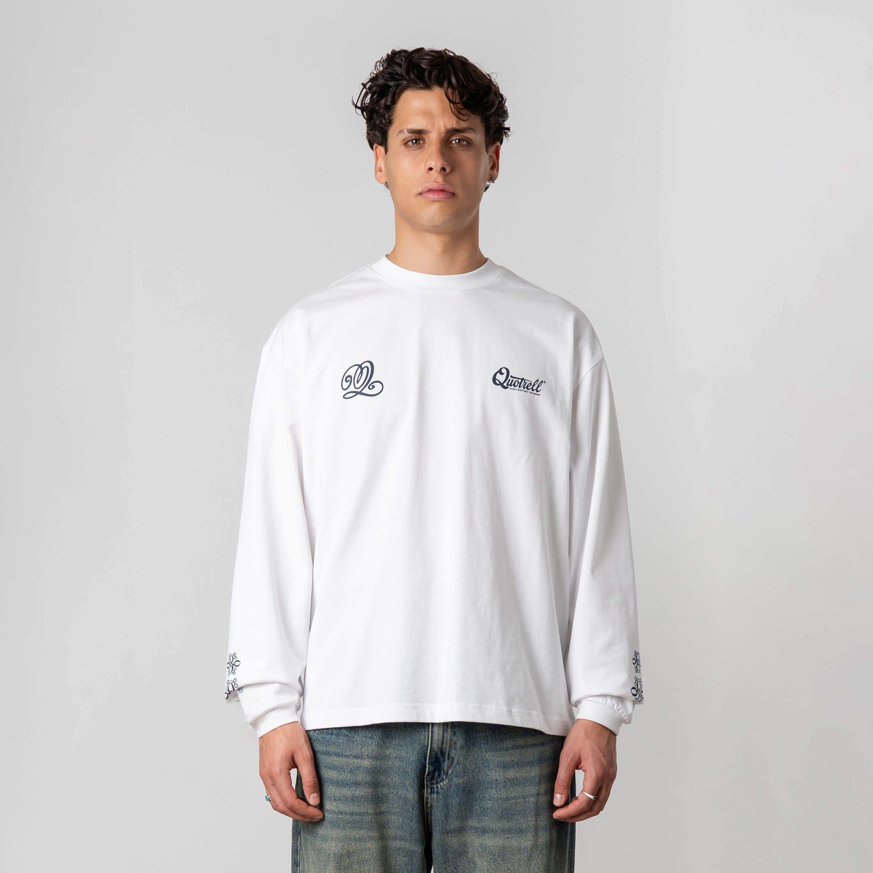 Model is 179 cm, 71 kg, and wears size M
