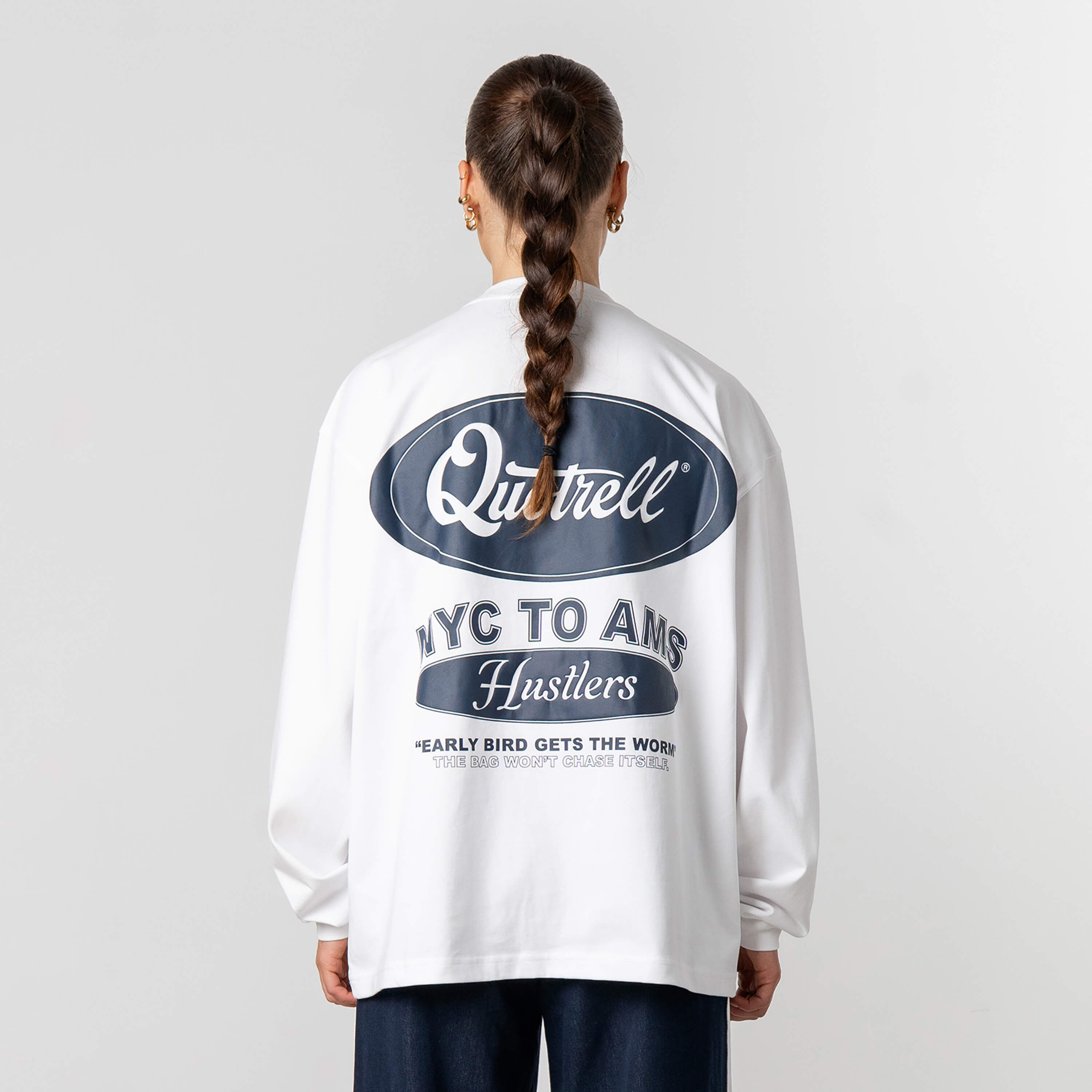 Model is 168 cm and wears size S