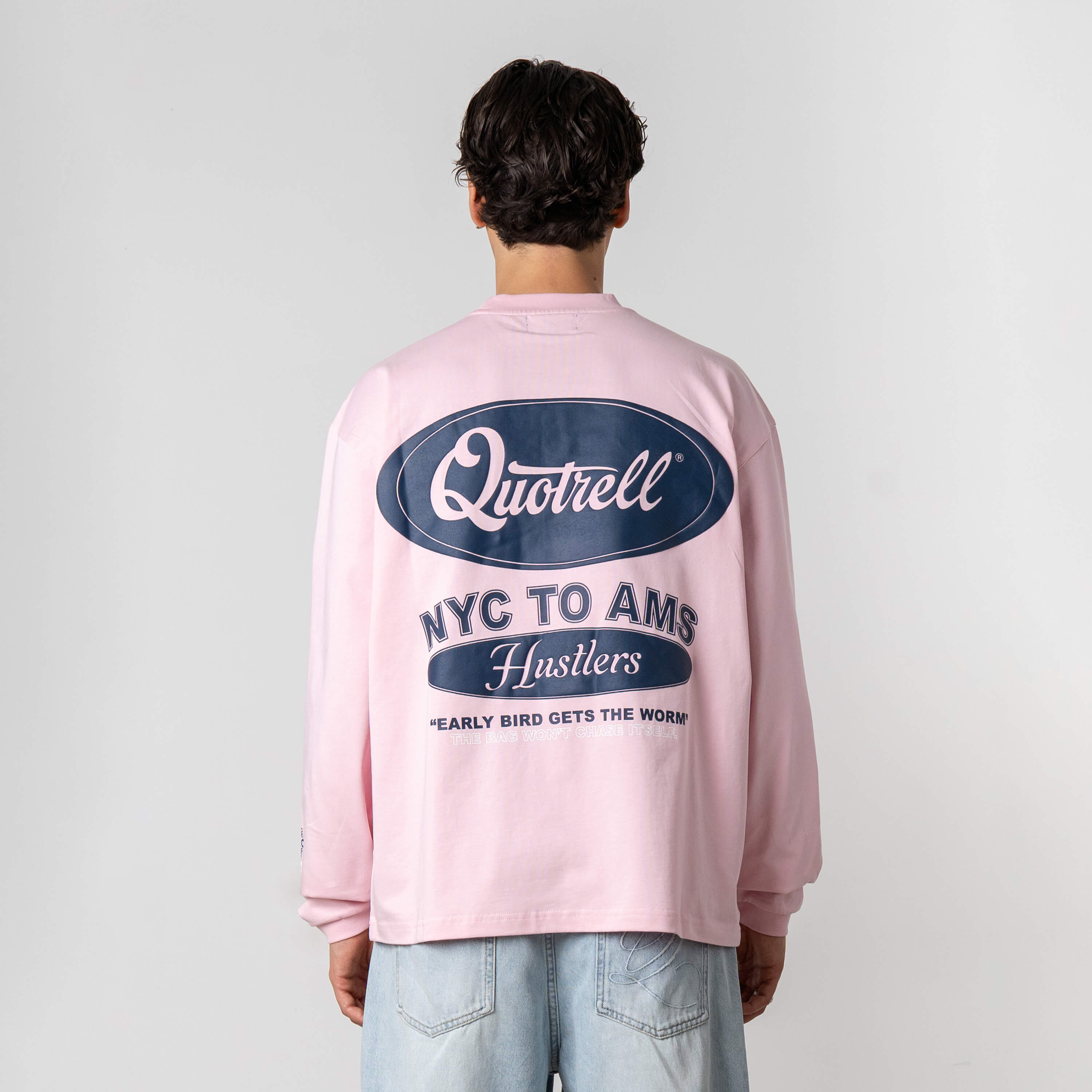 Model is 179 cm, 71 kg, and wears size M
