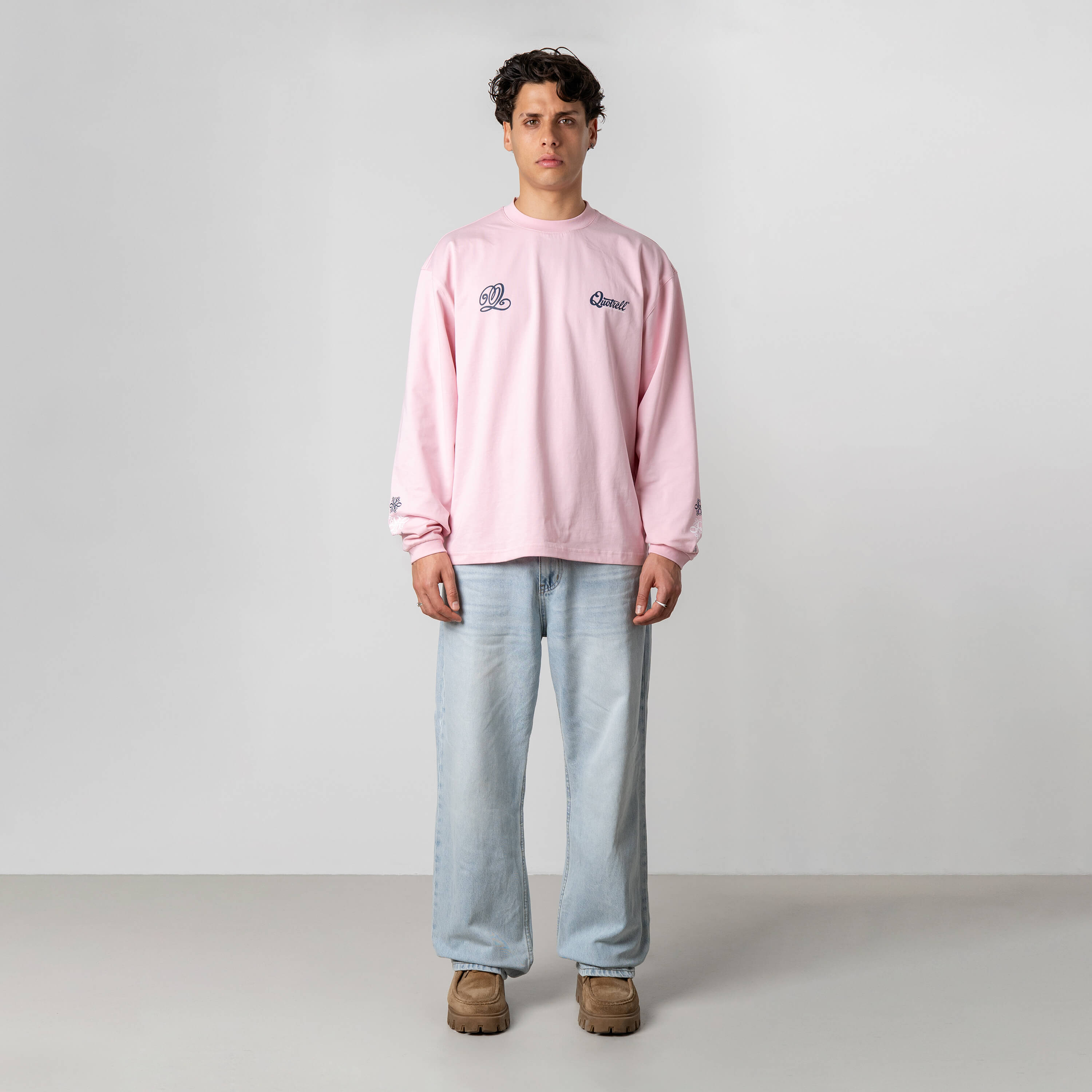 Model is 179 cm, 71 kg, and wears size M
