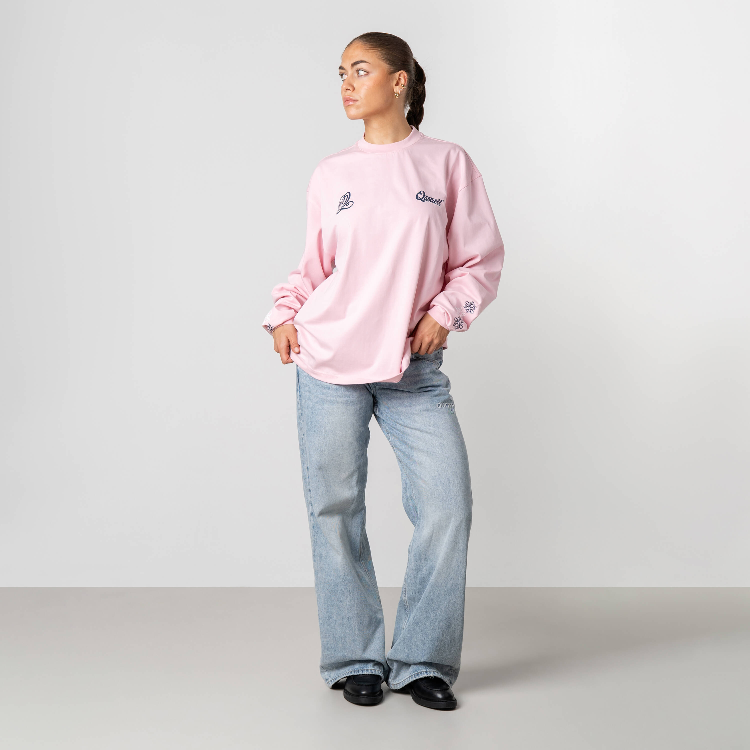 Model is 168 cm and wears size S