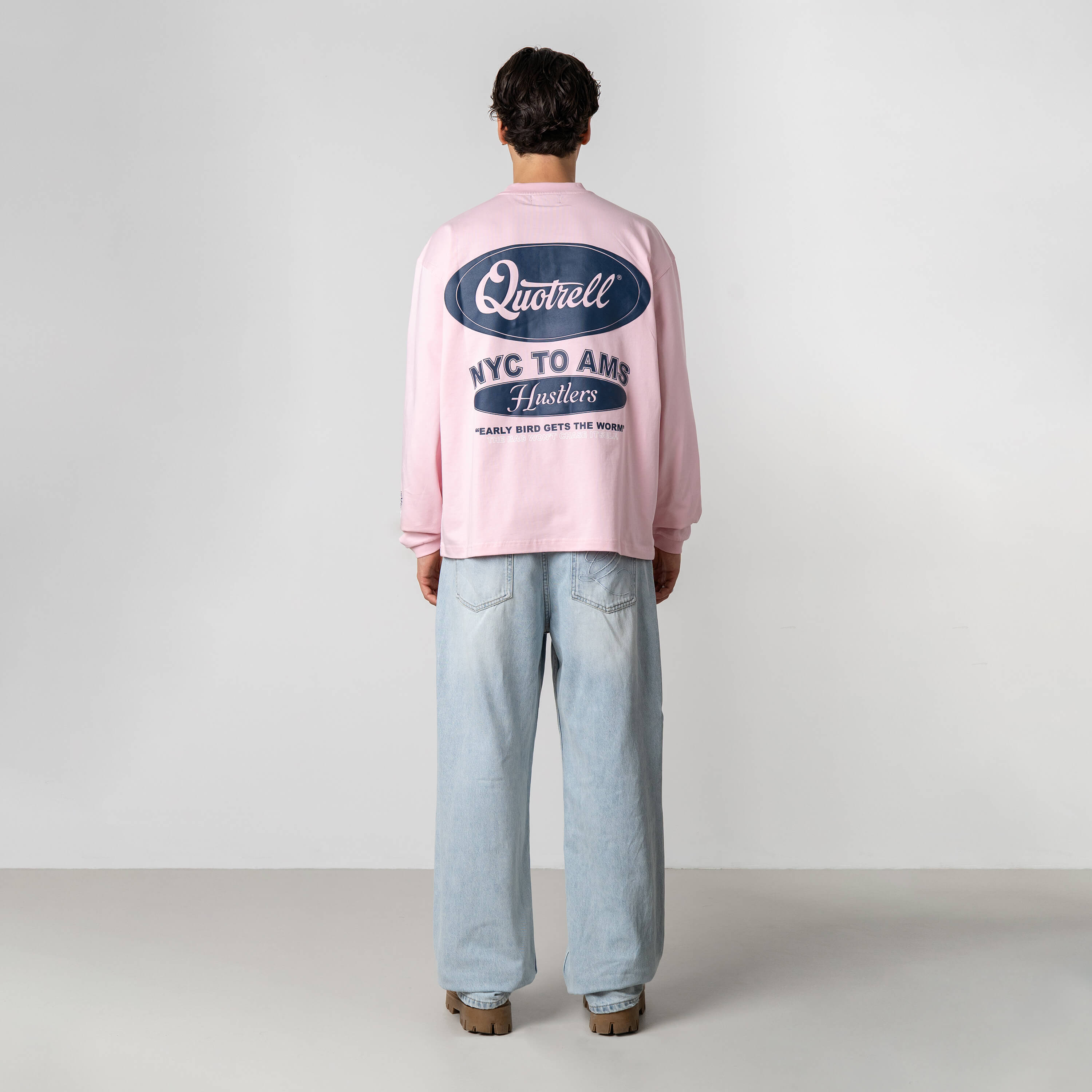 Model is 179 cm, 71 kg, and wears size M
