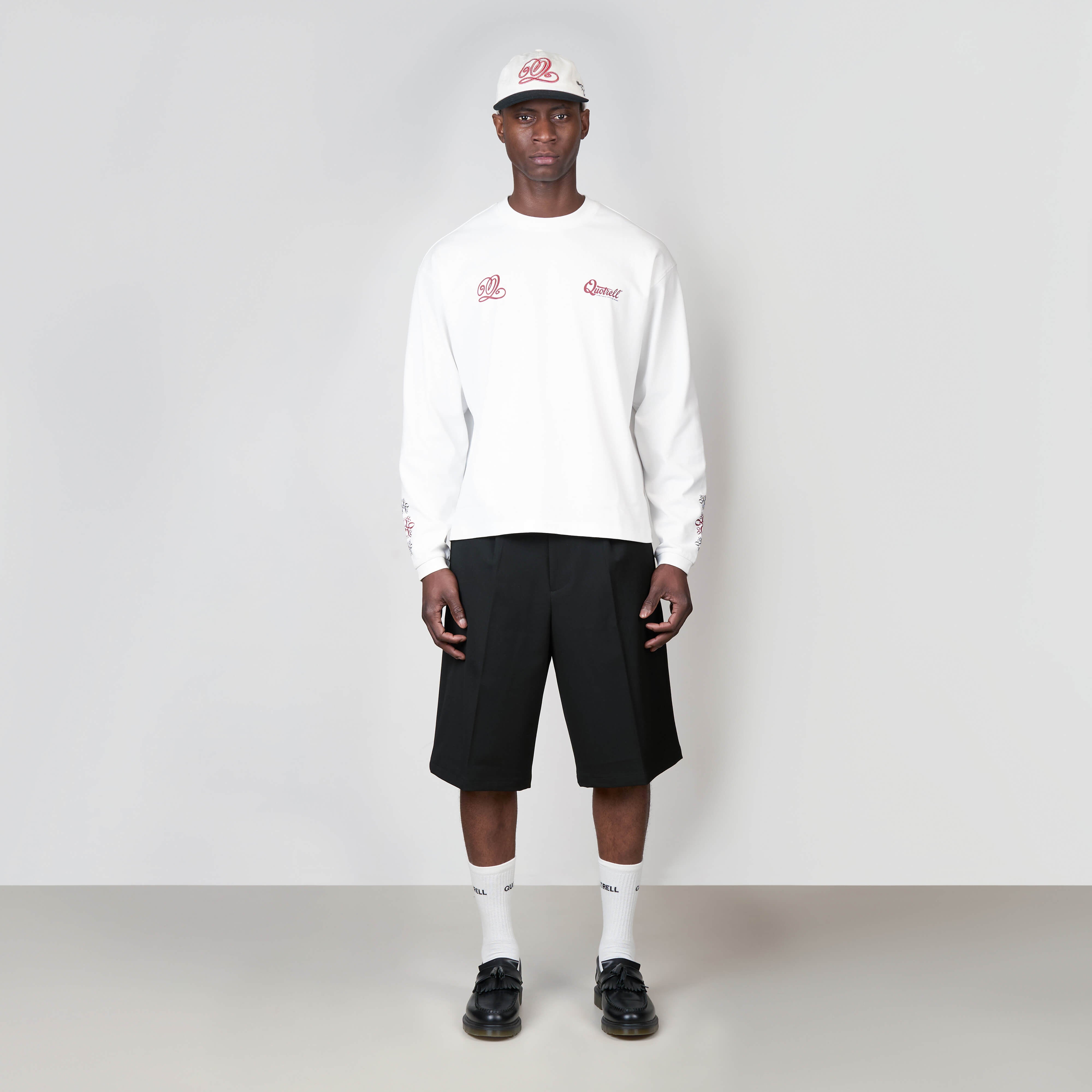 Model is 188 cm, 74 kg, and wears size L
