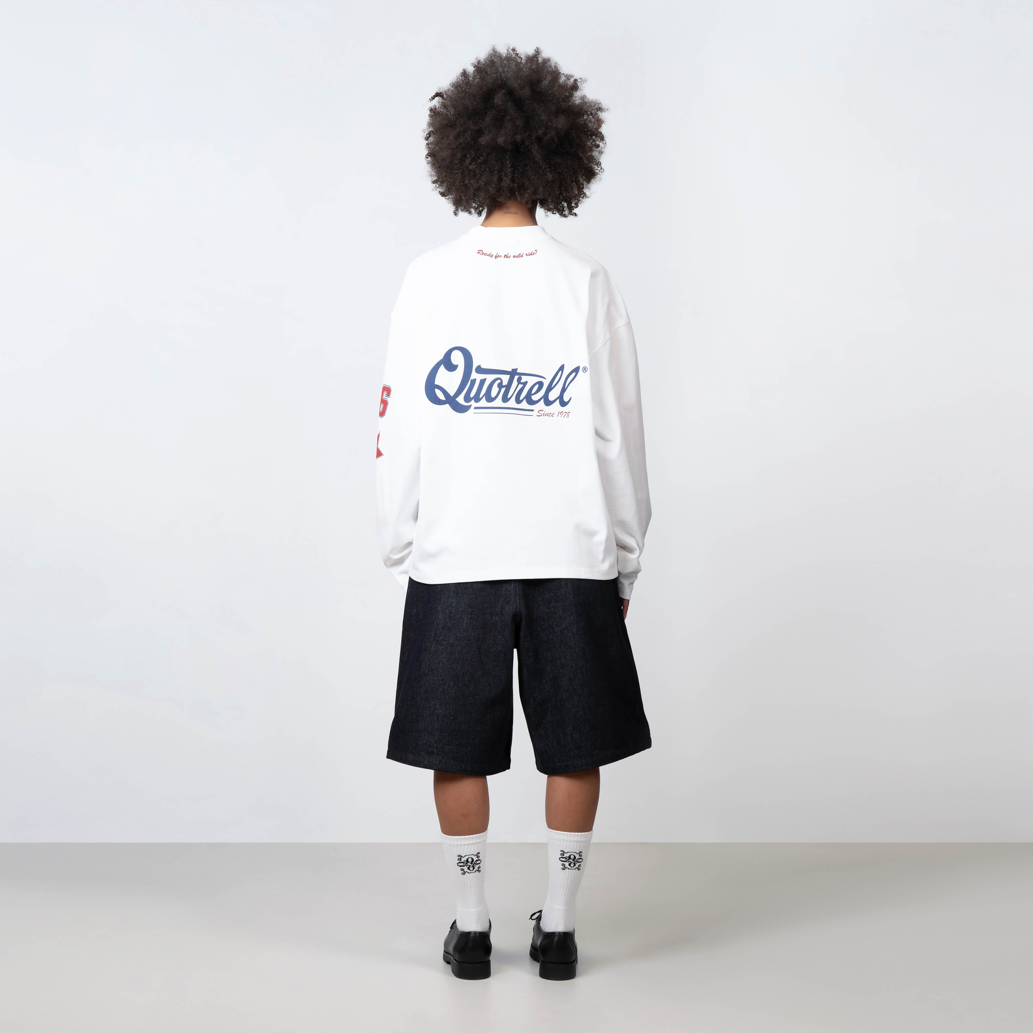 Model is 171 cm and wears size S
