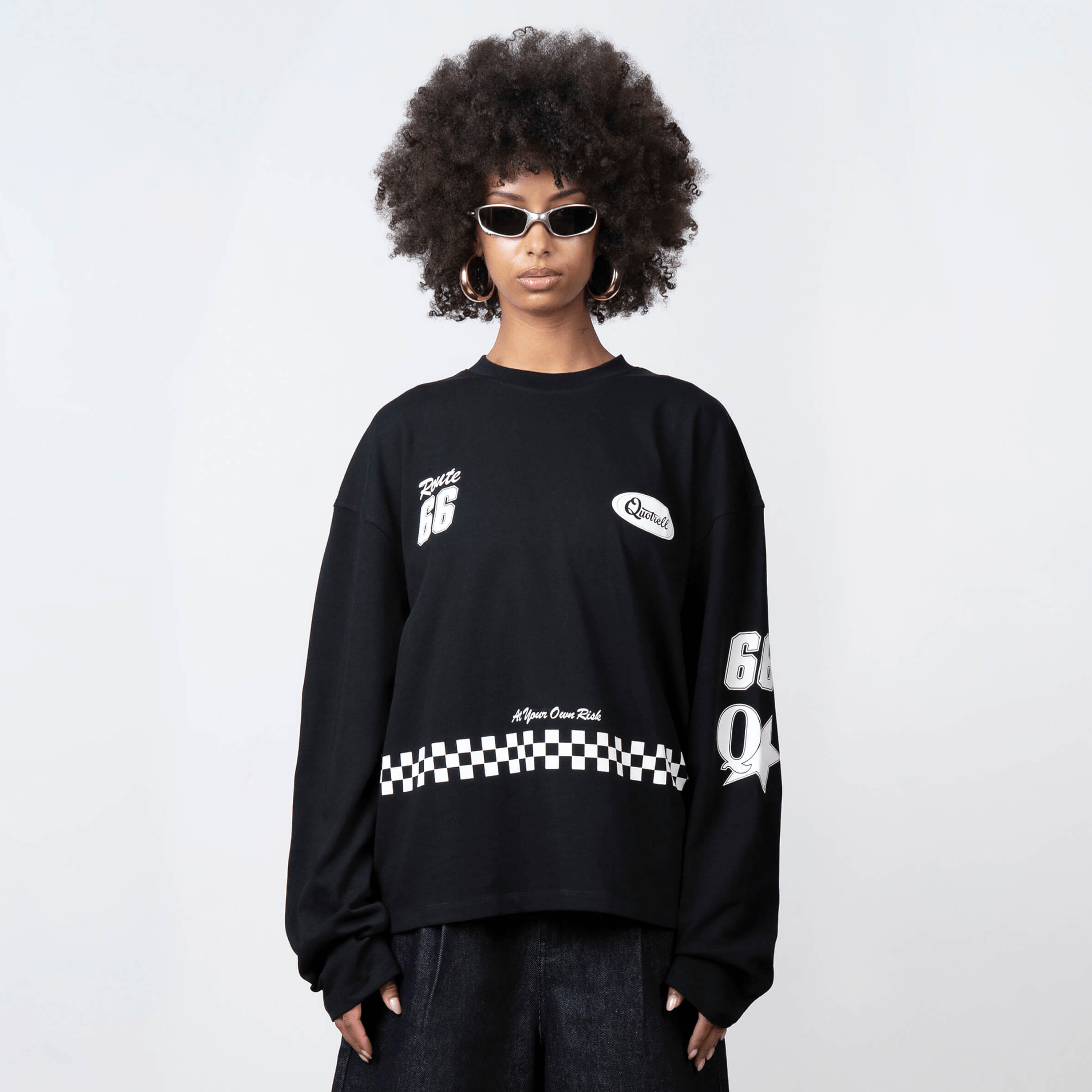 Model is 171 cm and wears size S
