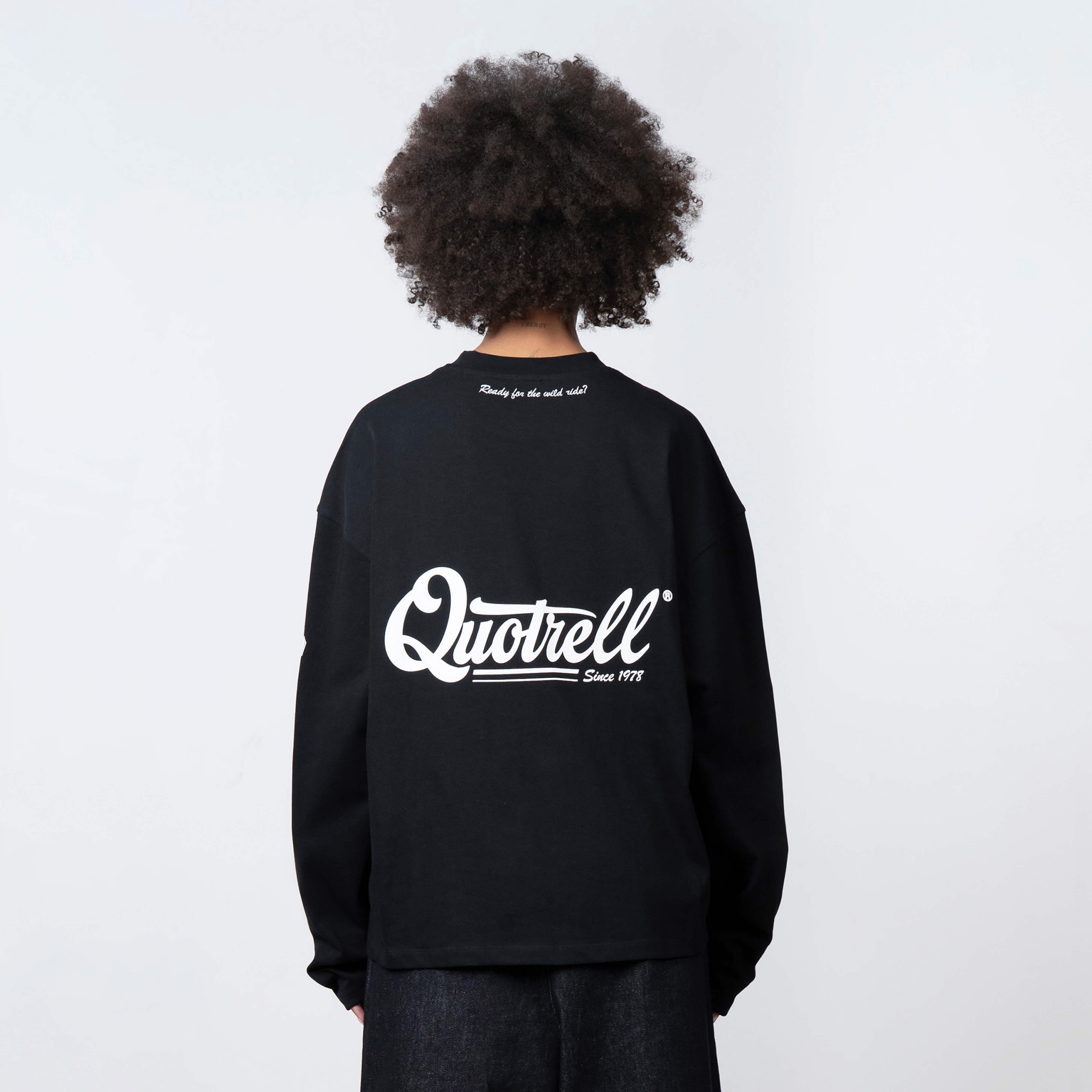 Model is 171 cm and wears size S
