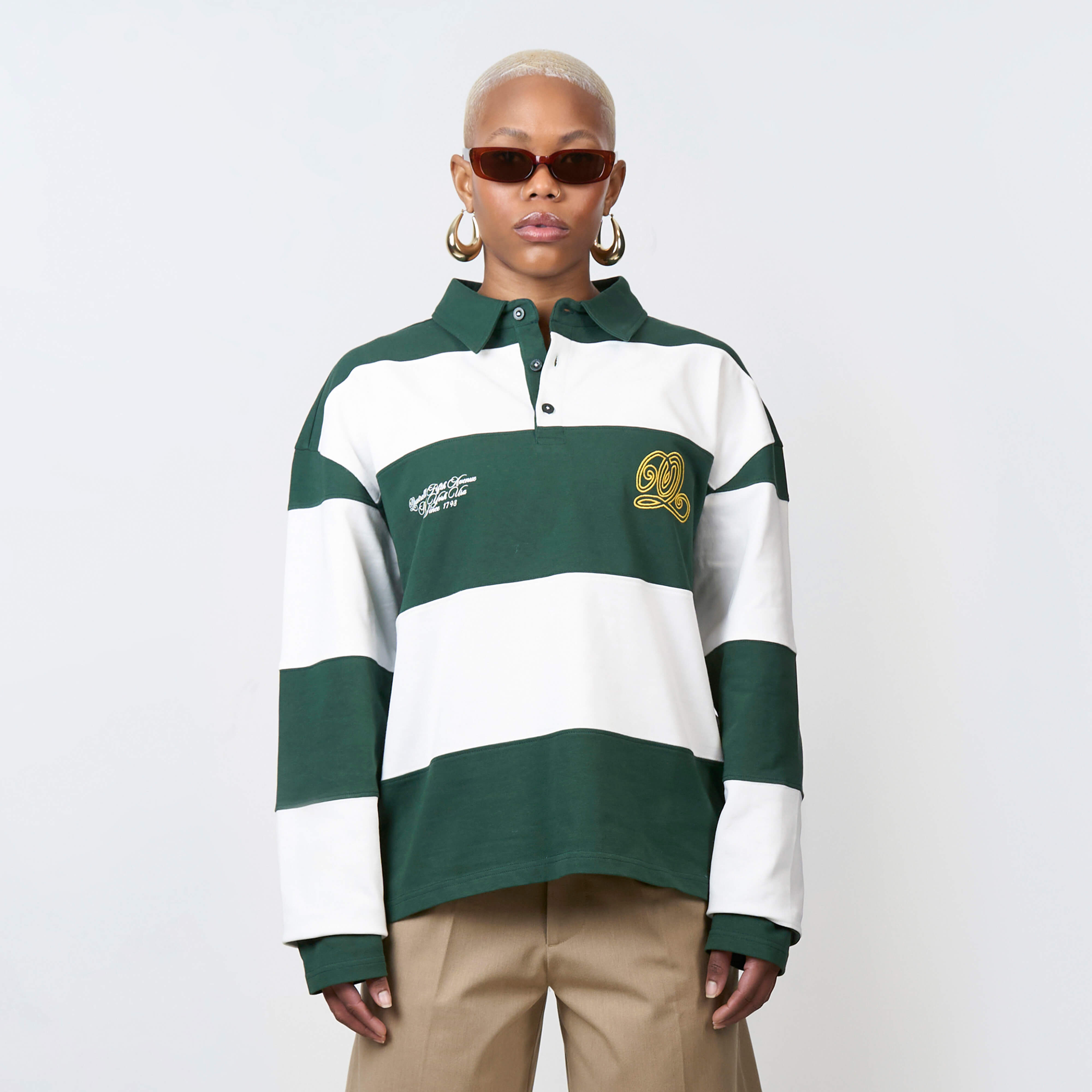 Model is 169 cm and wears size S
