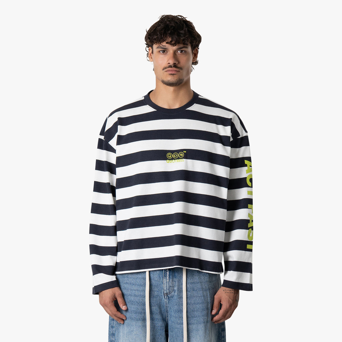 Moving Boxy Ls in navy and white