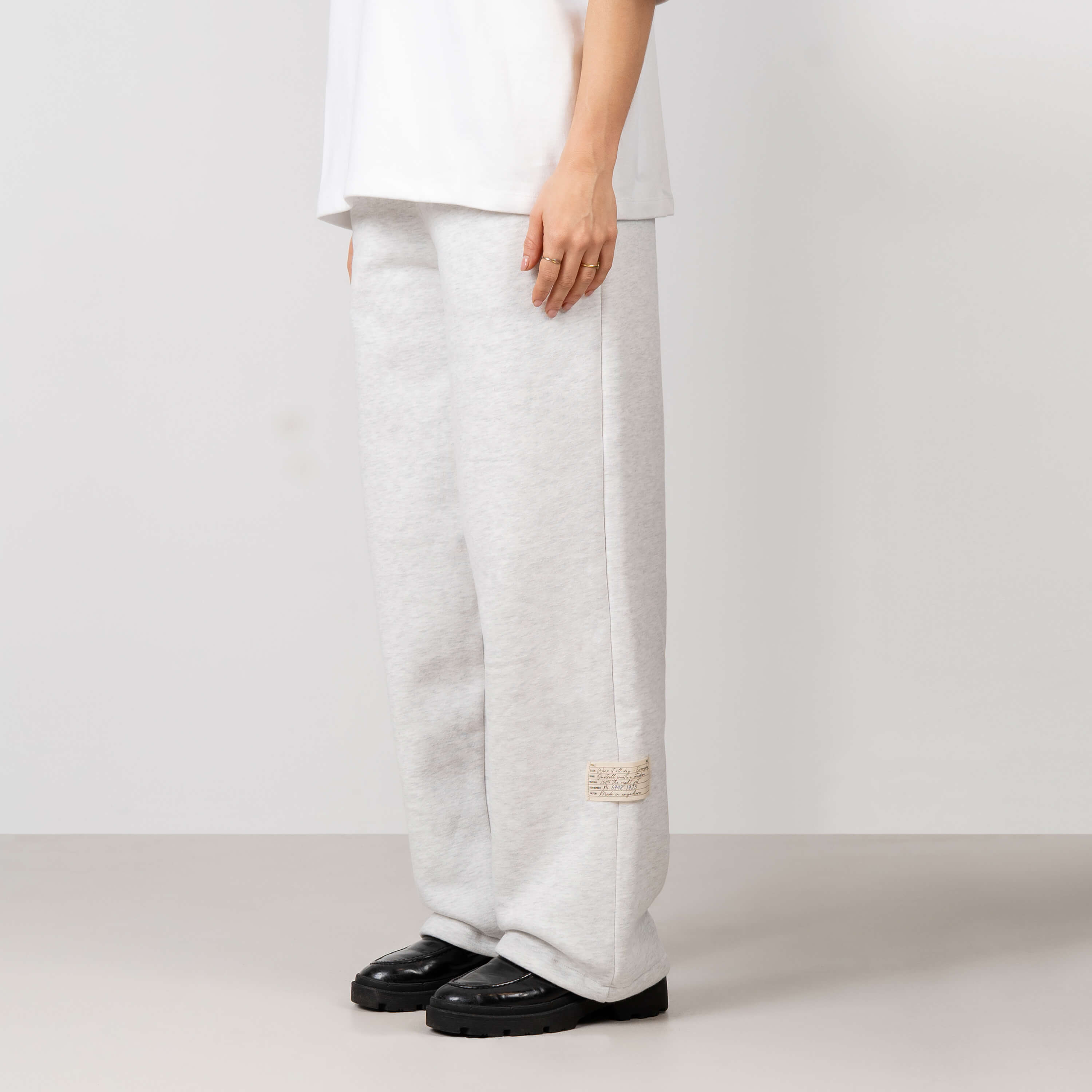 Model is 168 cm and wears size XS
