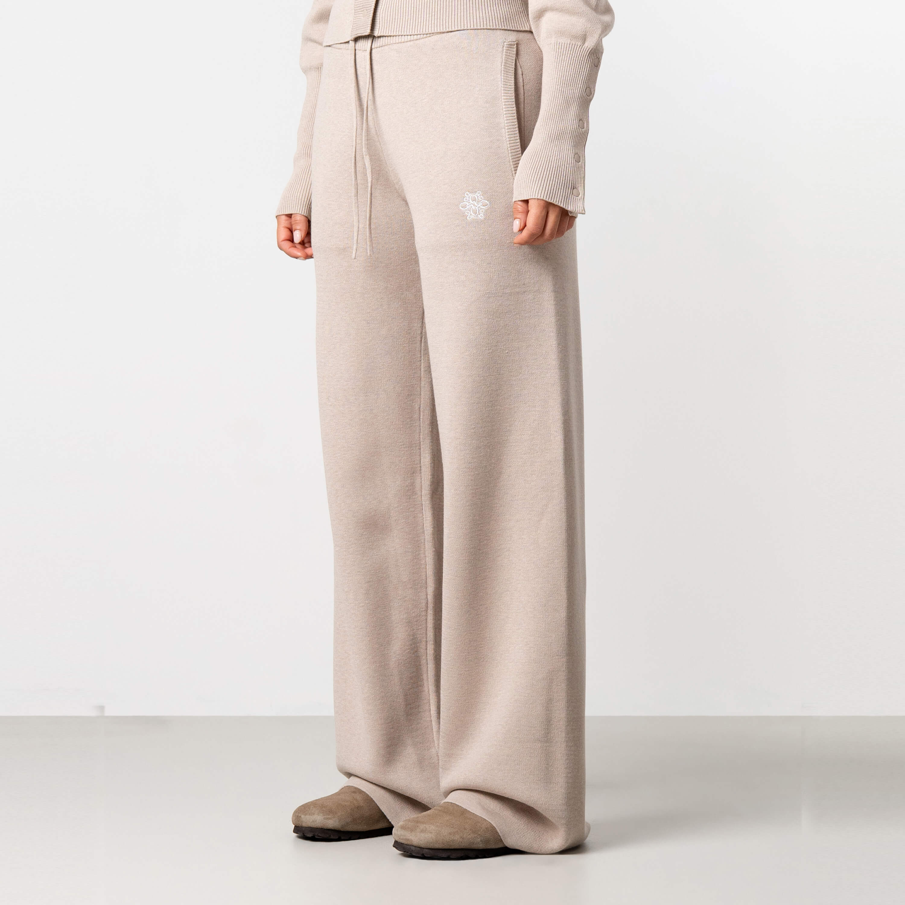 Premium soft knit cardigan and pants set · Quotrell