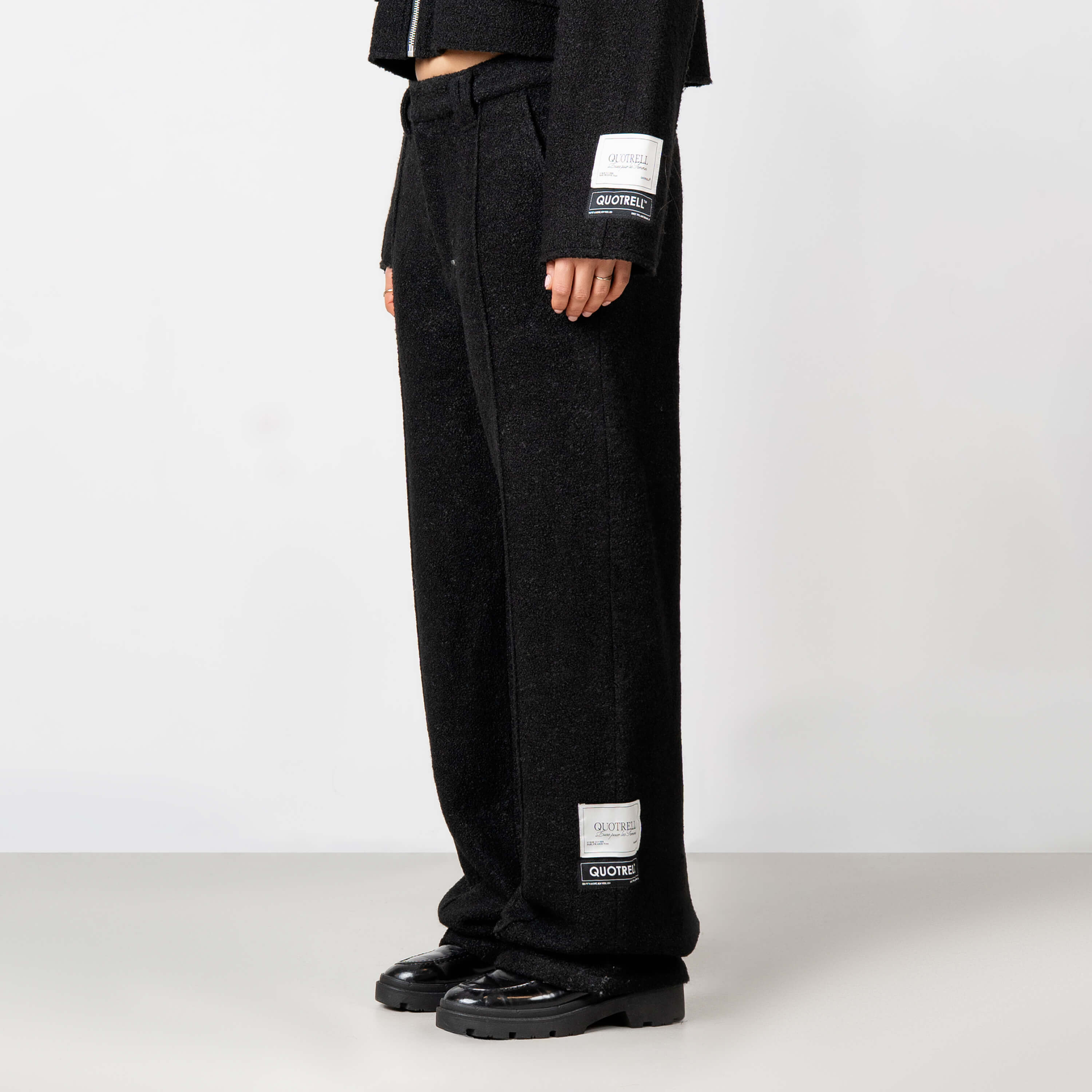 Model is 168 cm and wears size S
