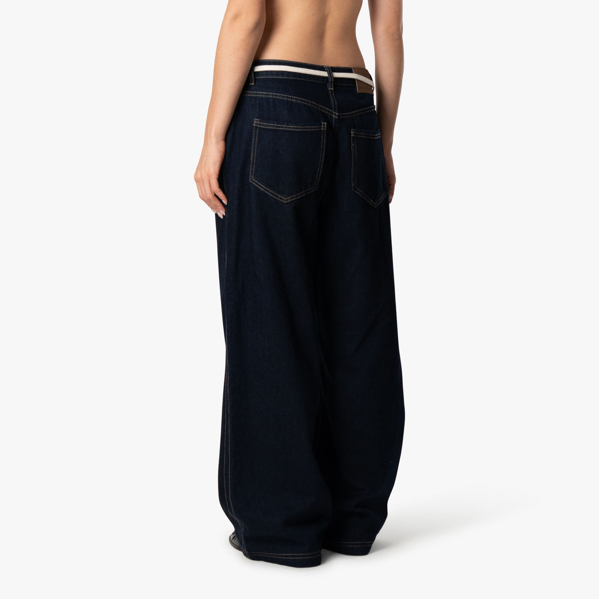 Pleated Denim Jeans in indigo blue
