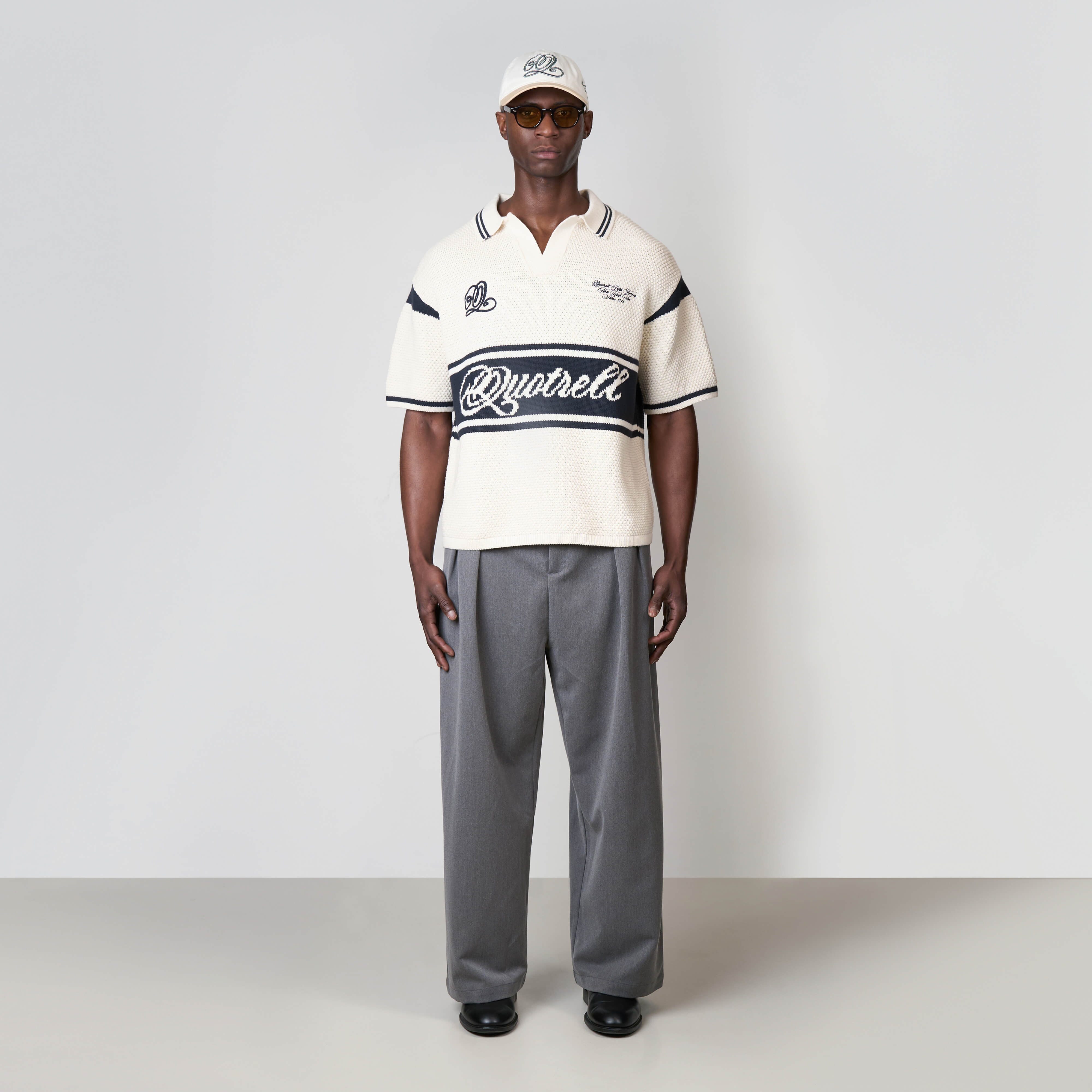 Model is 188 cm, 74 kg, and wears size L
