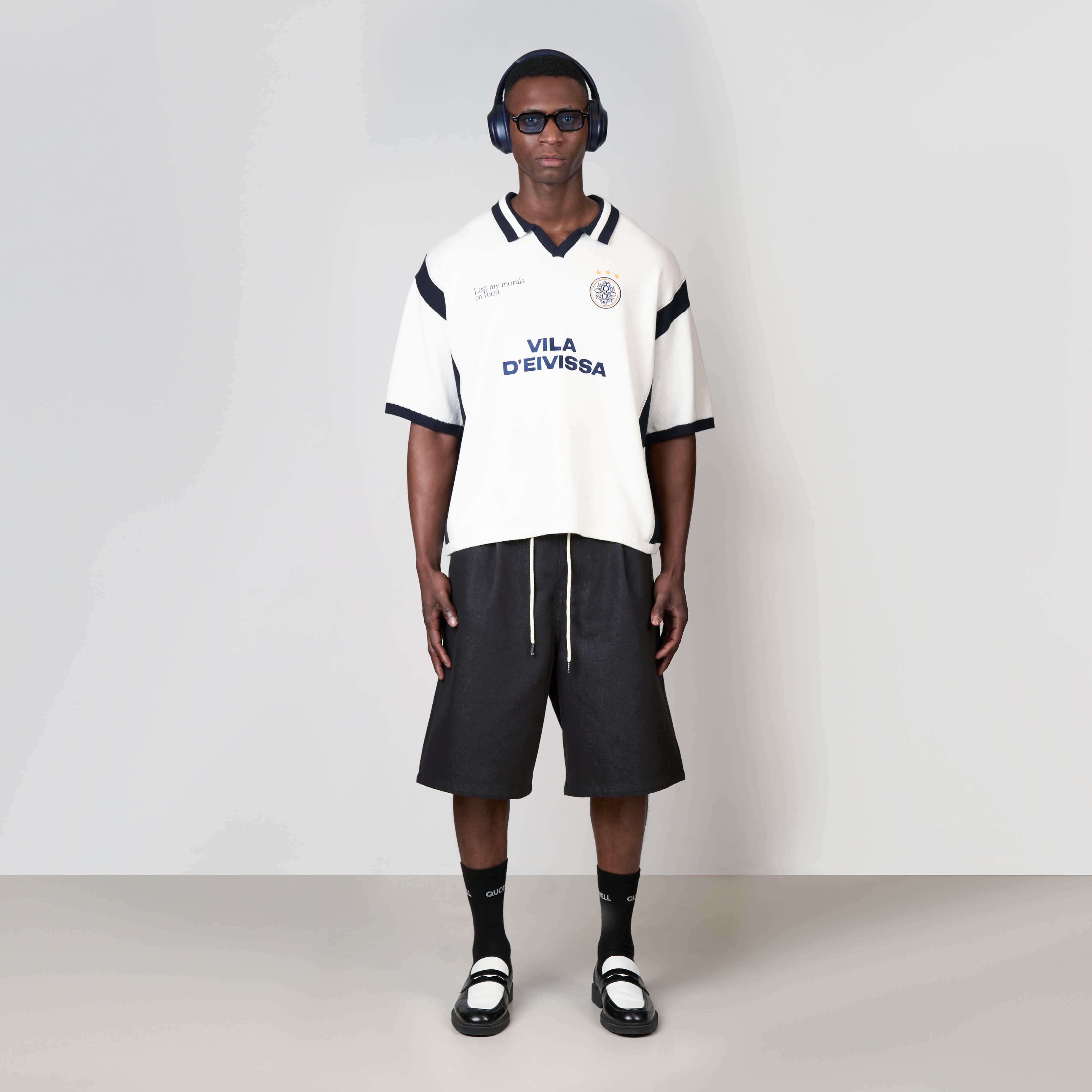 Model is 188 cm, 74 kg, and wears size L
