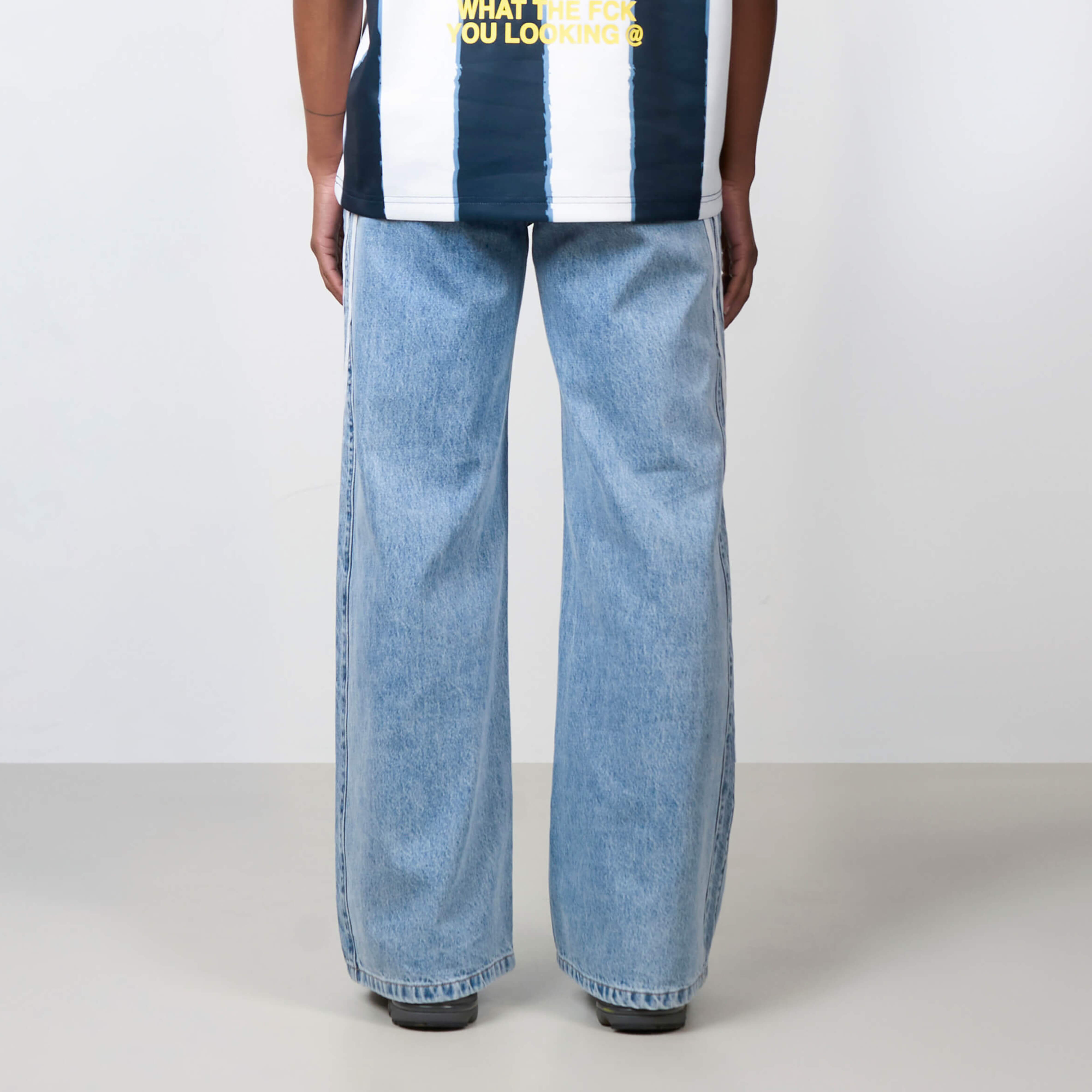 Model is 169 cm and wears size S
