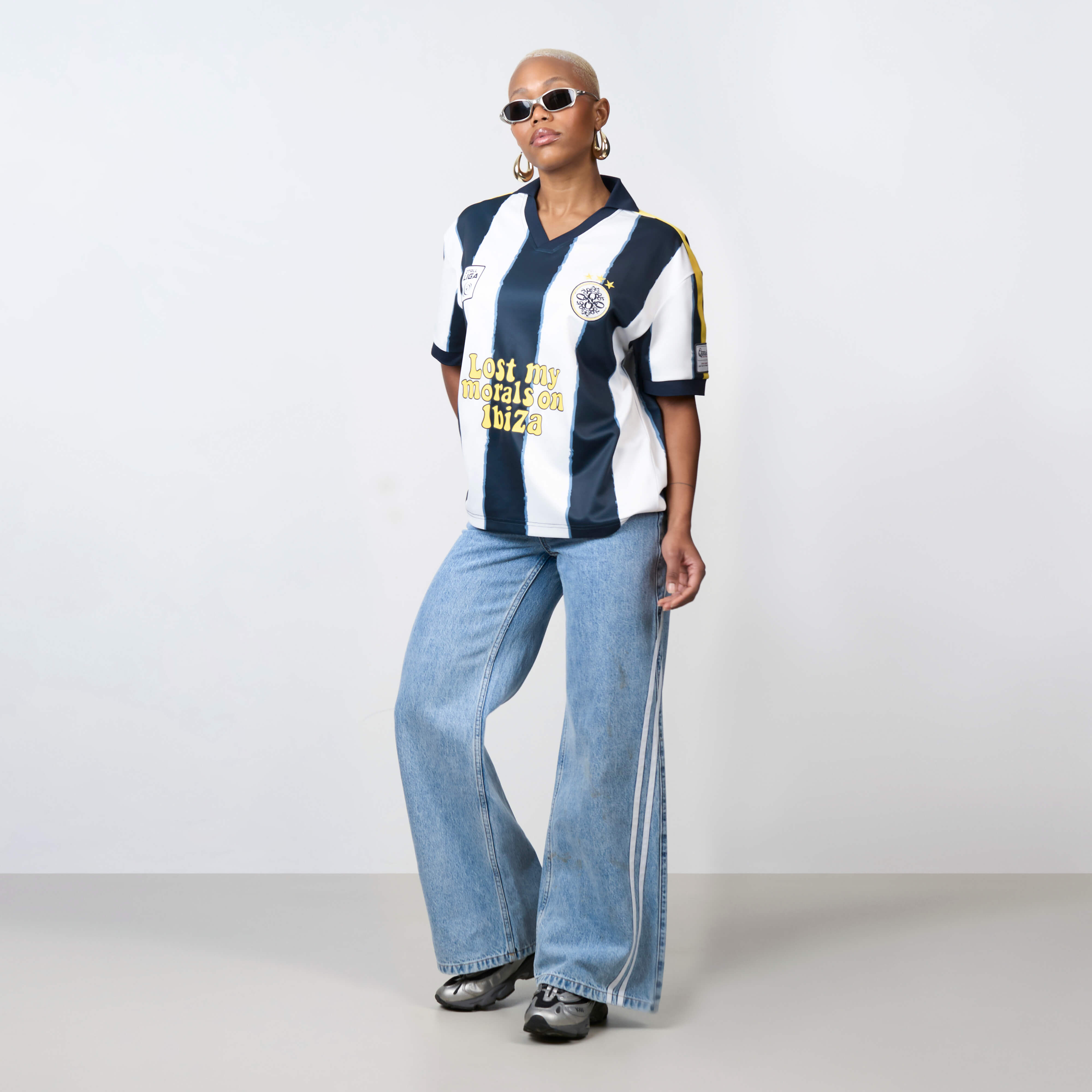 Model is 169 cm and wears size S
