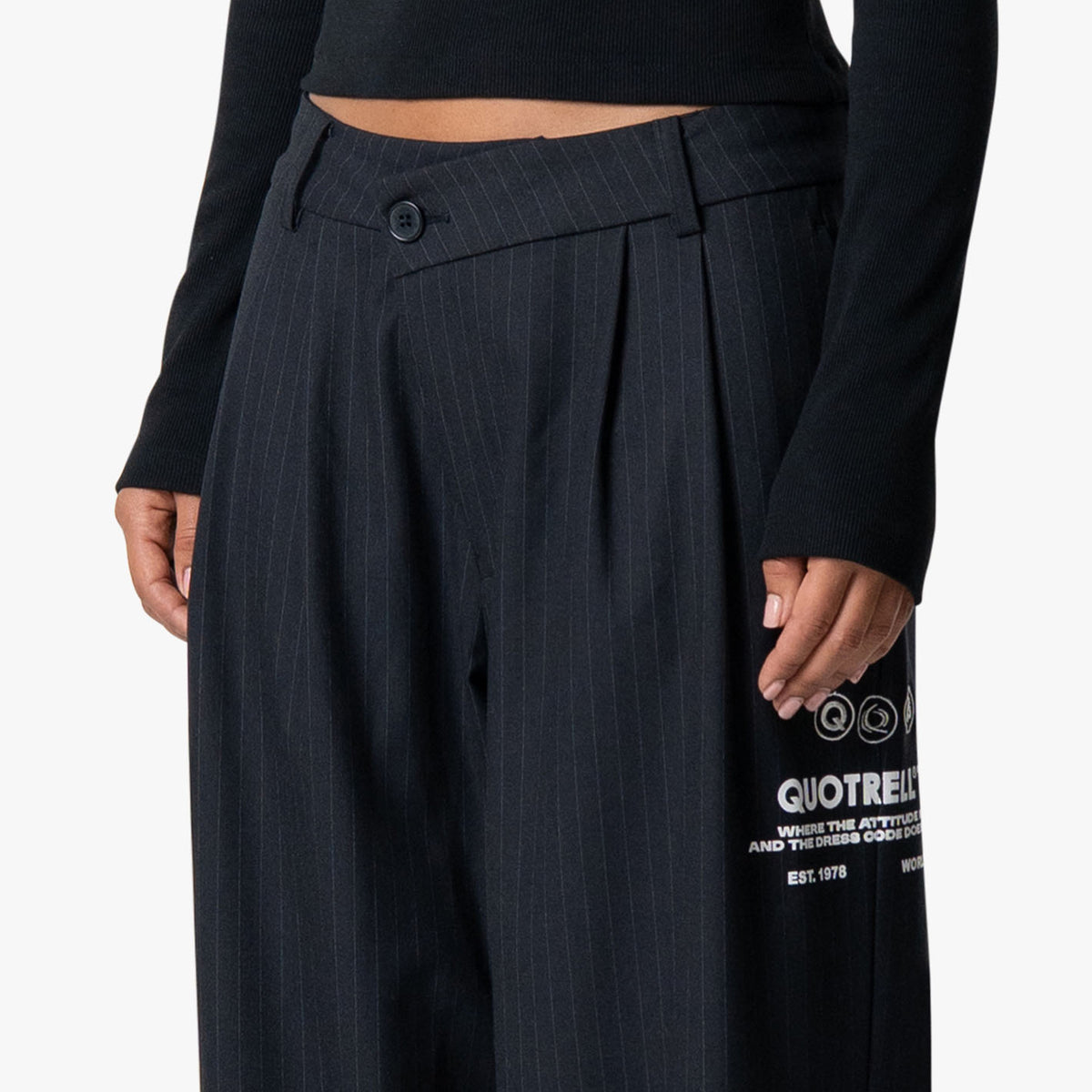 Sophie Pantalon in navy pinstripe
