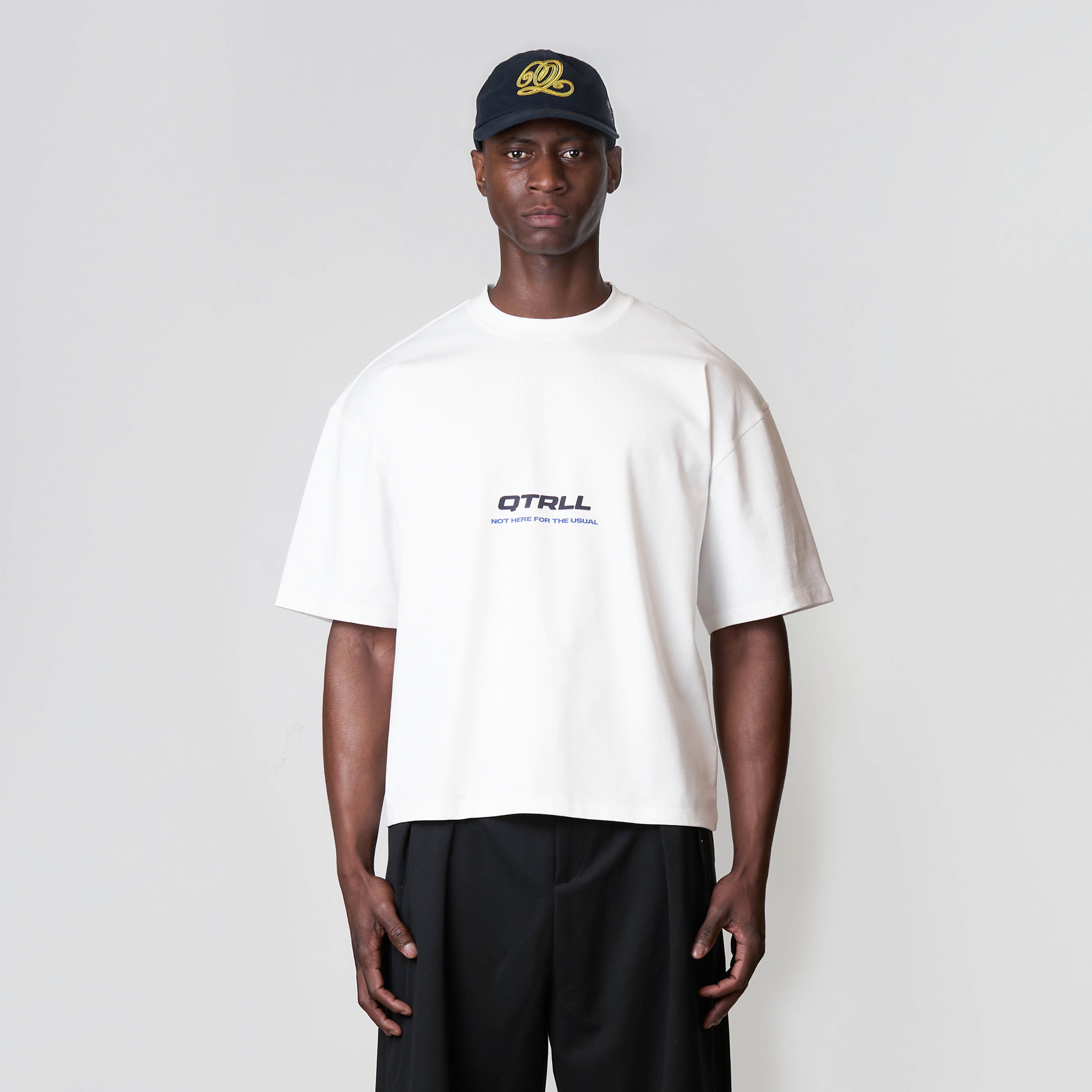 Model is 188 cm, 74 kg, and wears size L
