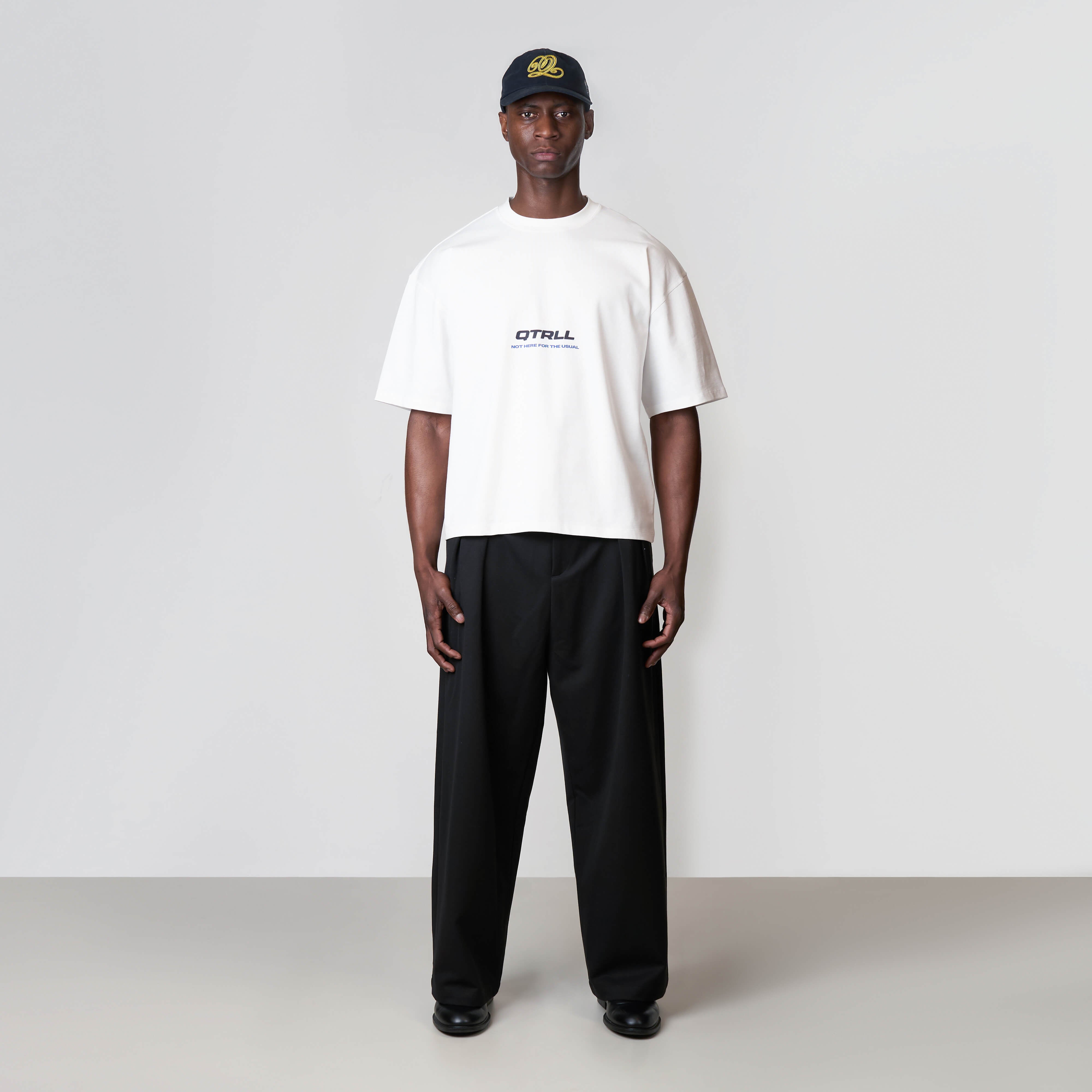 Model is 188 cm, 74 kg, and wears size L
