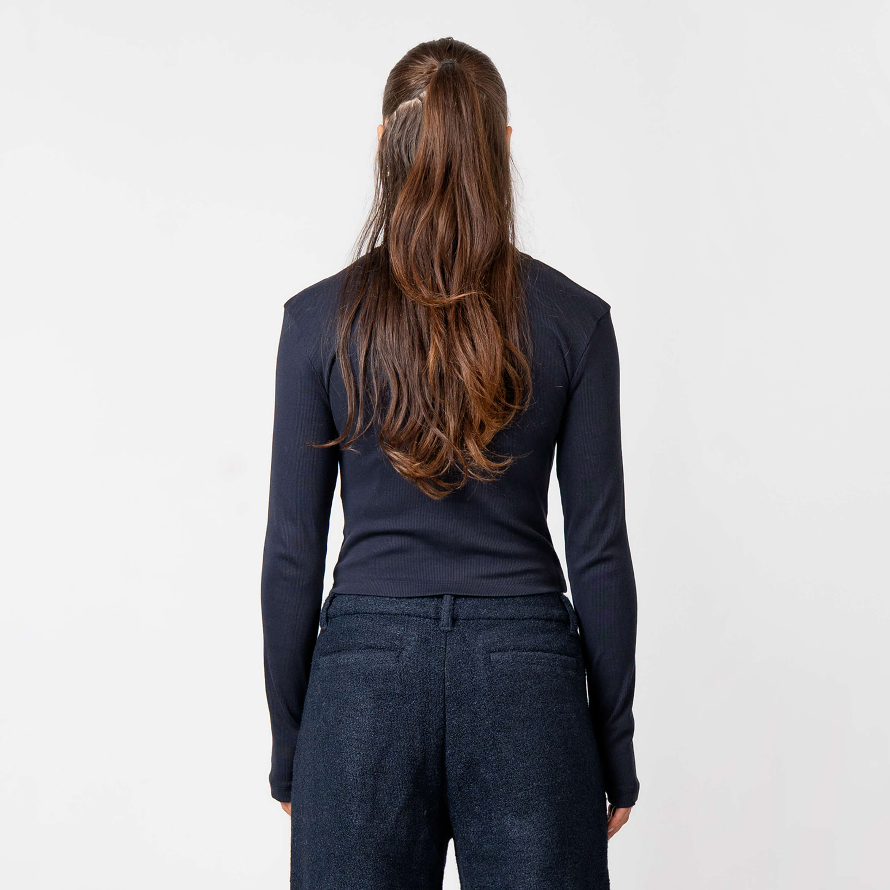 Model is 168 cm and wears size S
