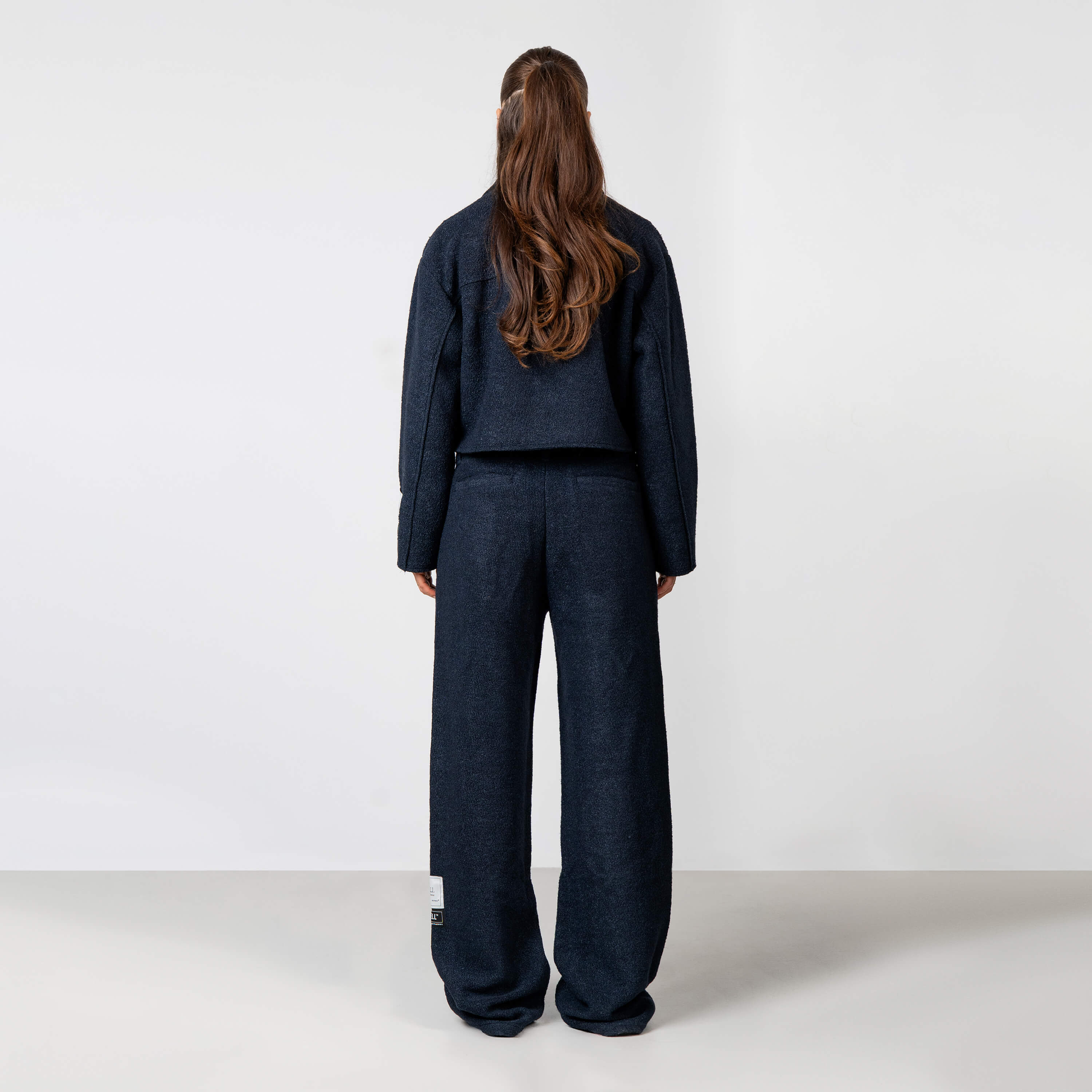 Model is 168 cm and wears size S
