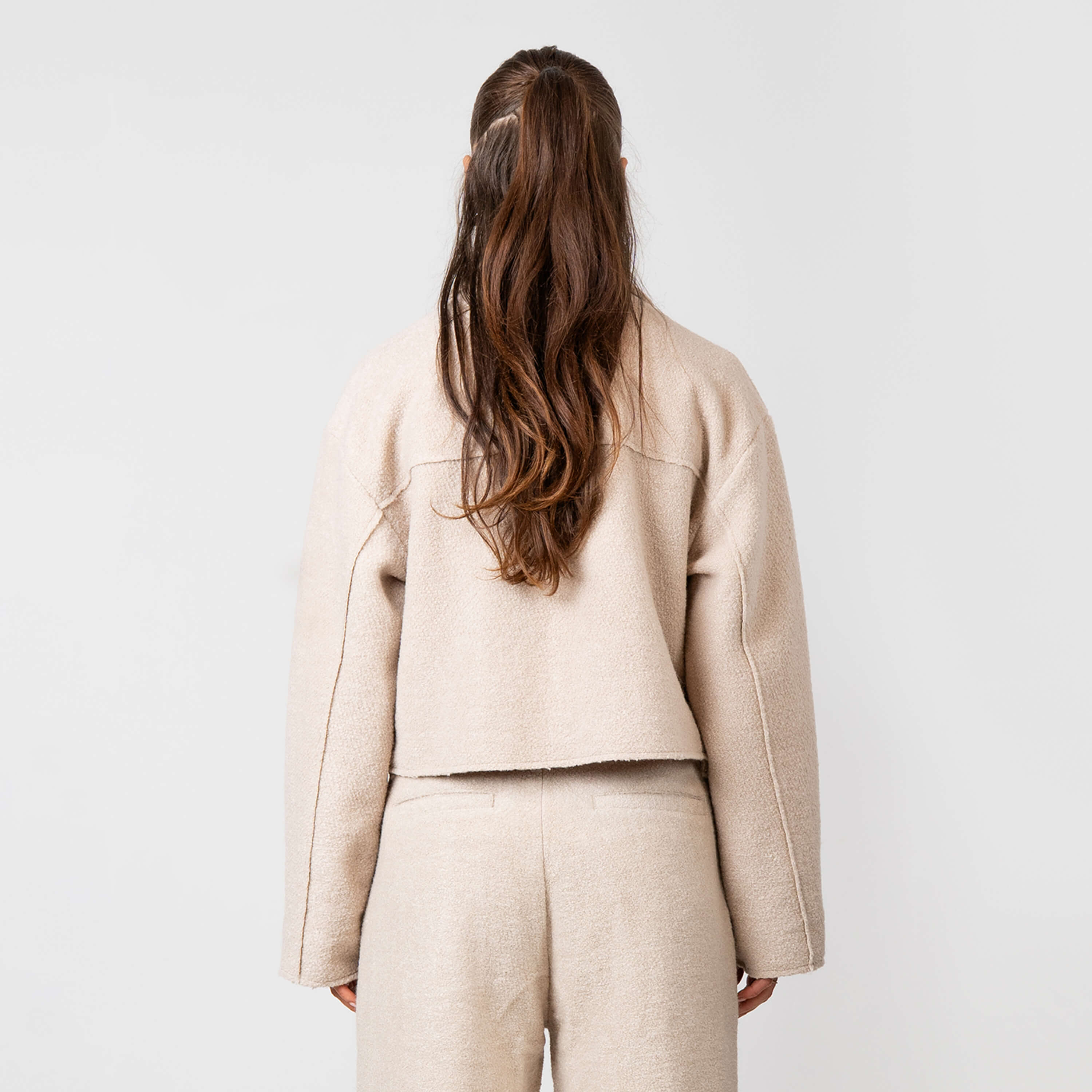 Model is 168 cm and wears size S
