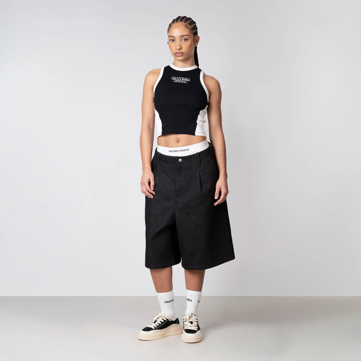 Noa Top in black and white