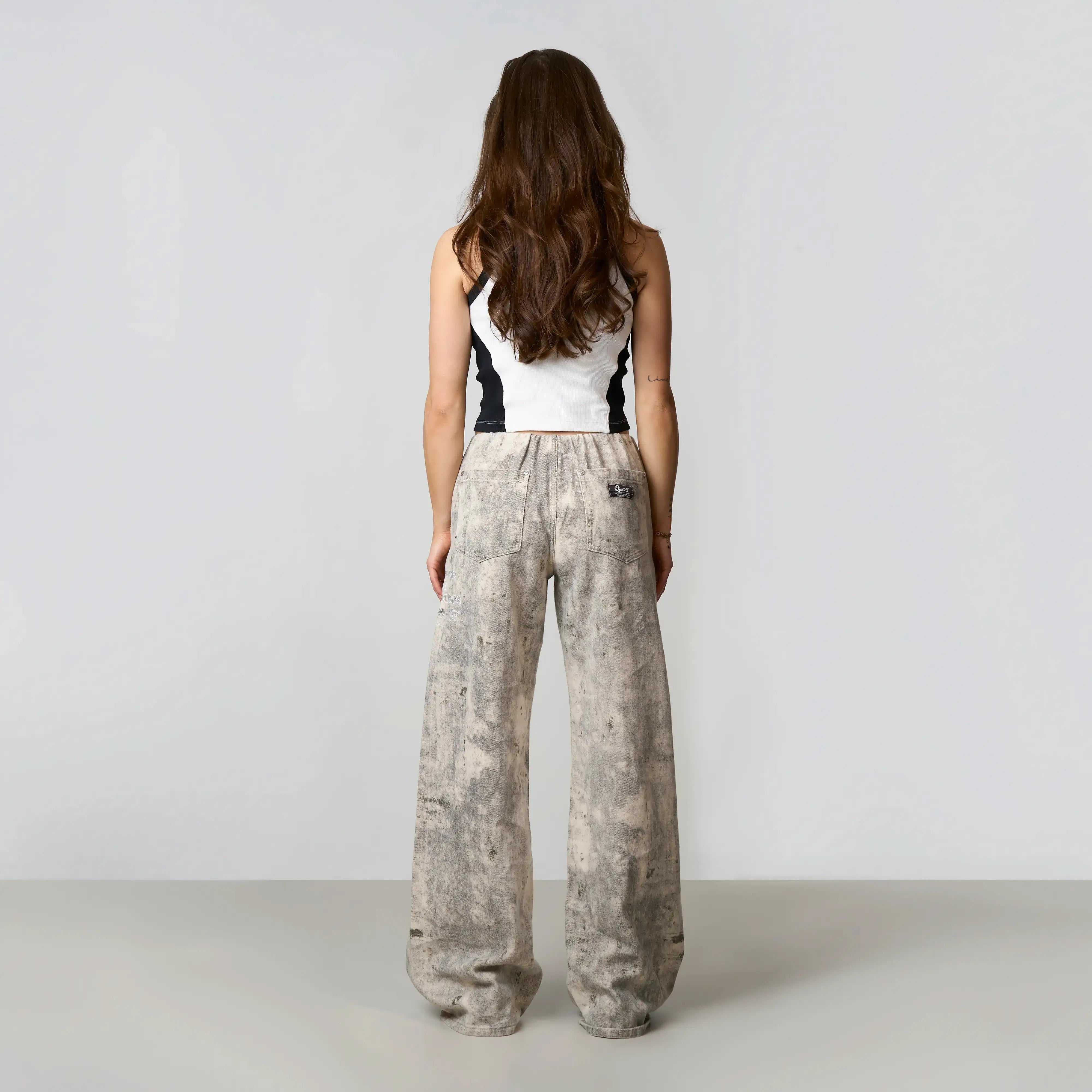 Quotrell Top Slim Cropped Streetwear Top with Ribbed Stretch · Quotrell