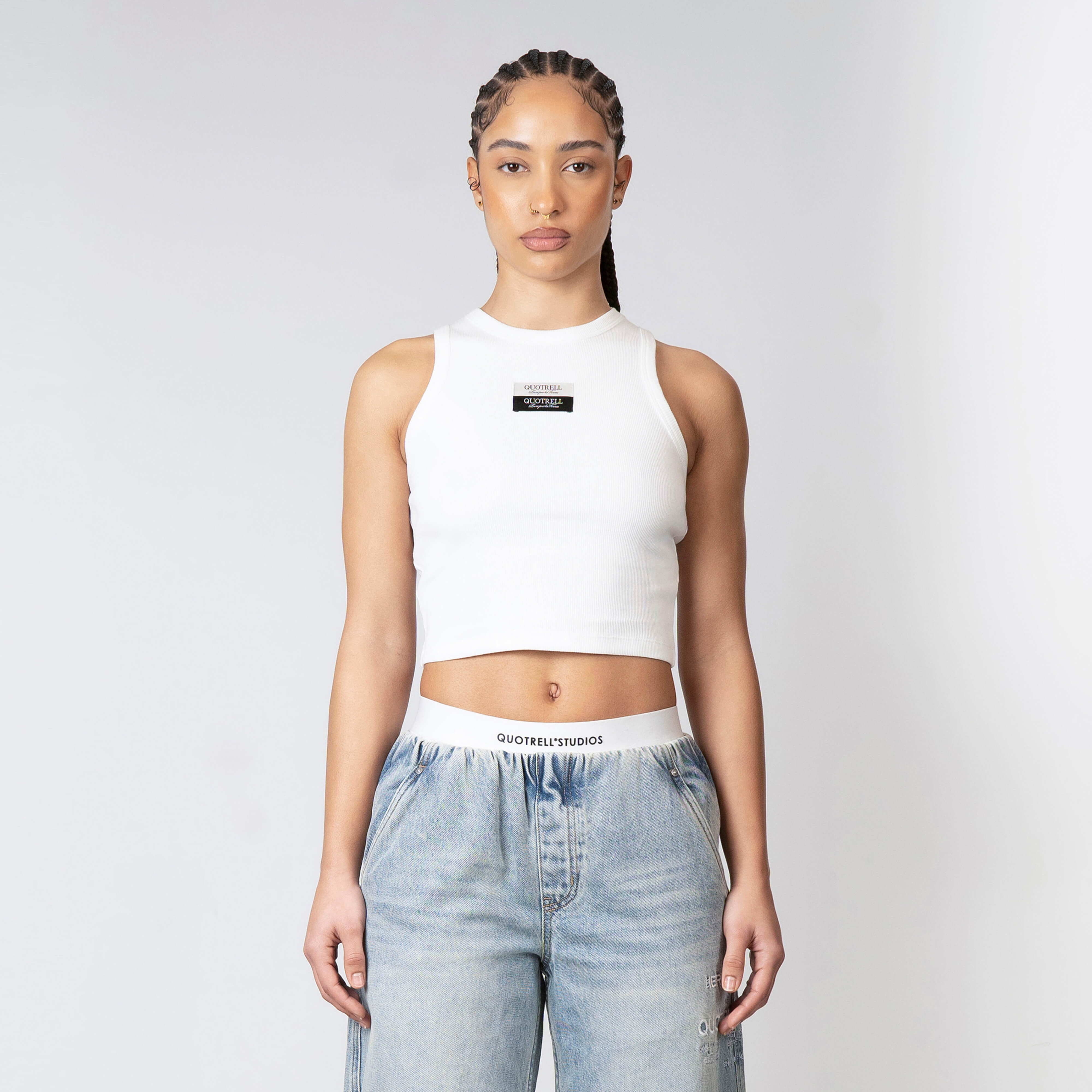 Model is 172 cm and wears size S
