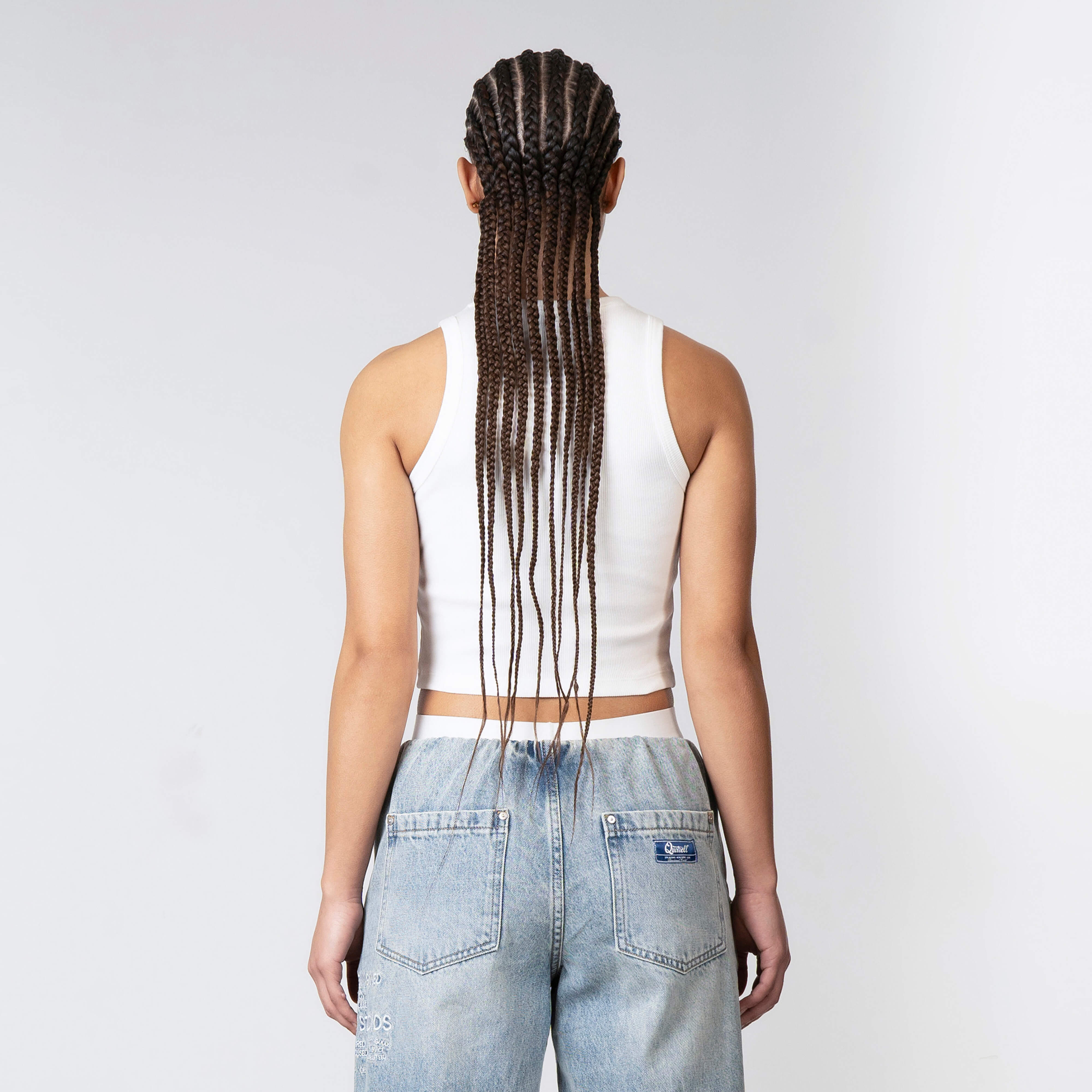 Model is 172 cm and wears size S
