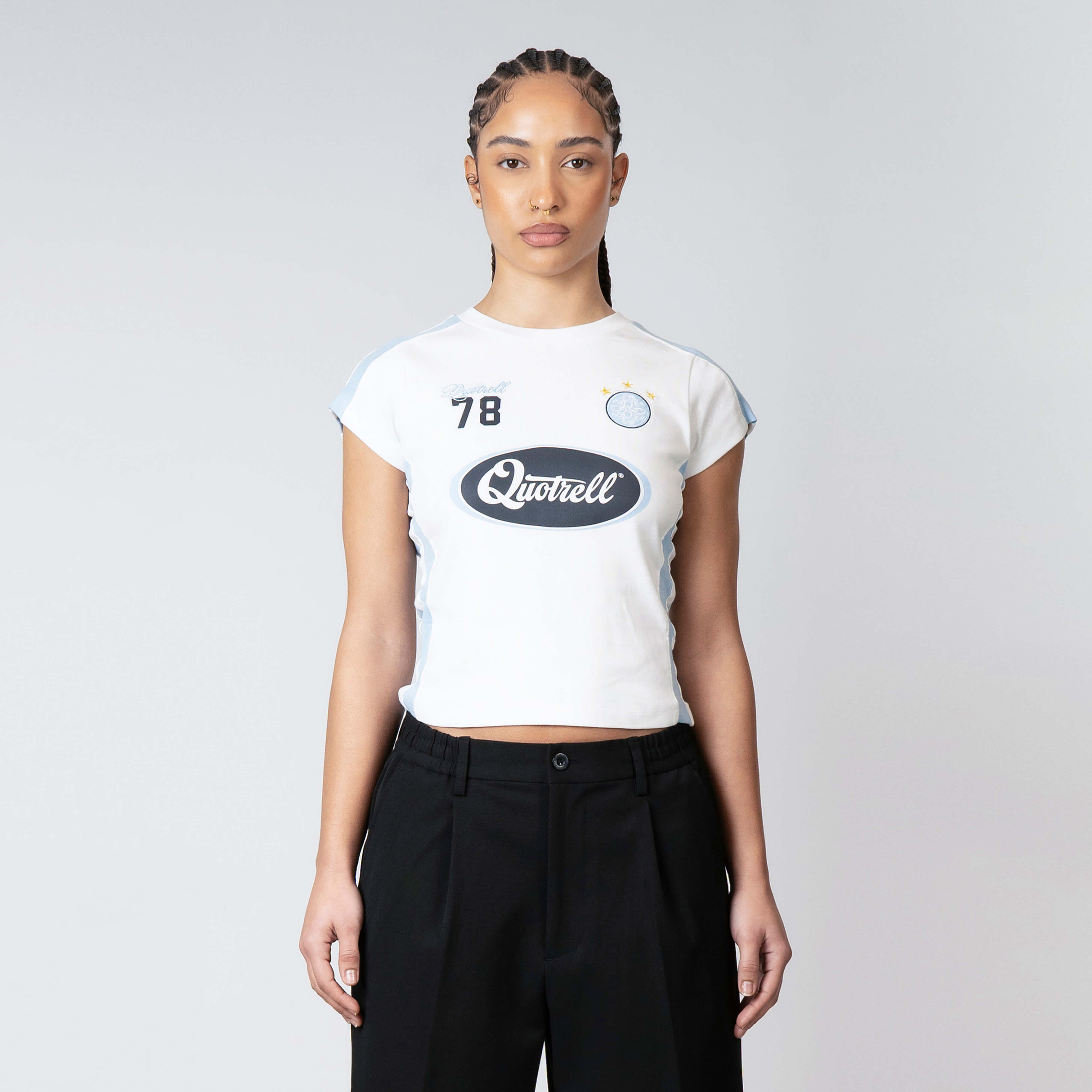 Model is 172 cm and wears size S
