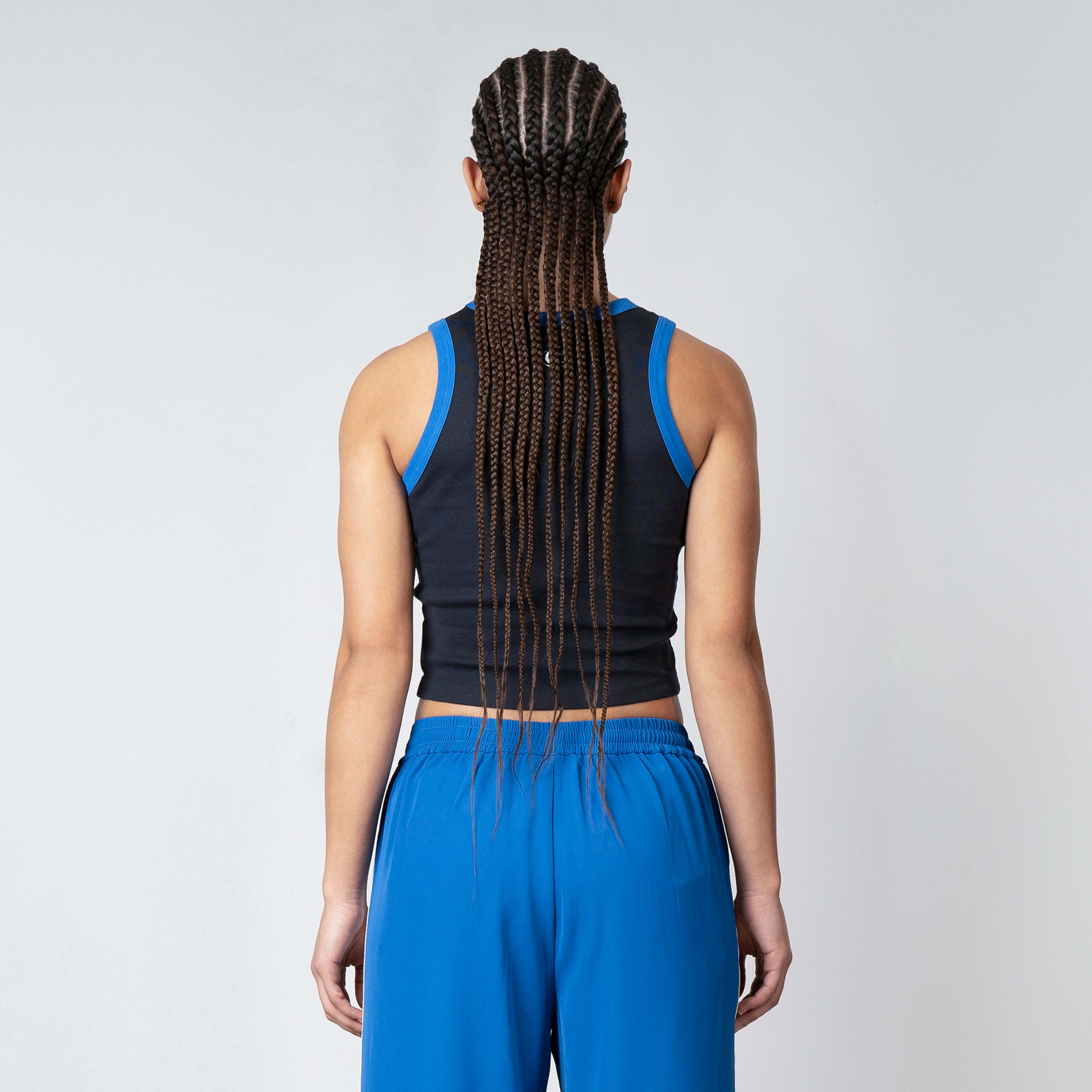 Model is 171 cm and wears size S
