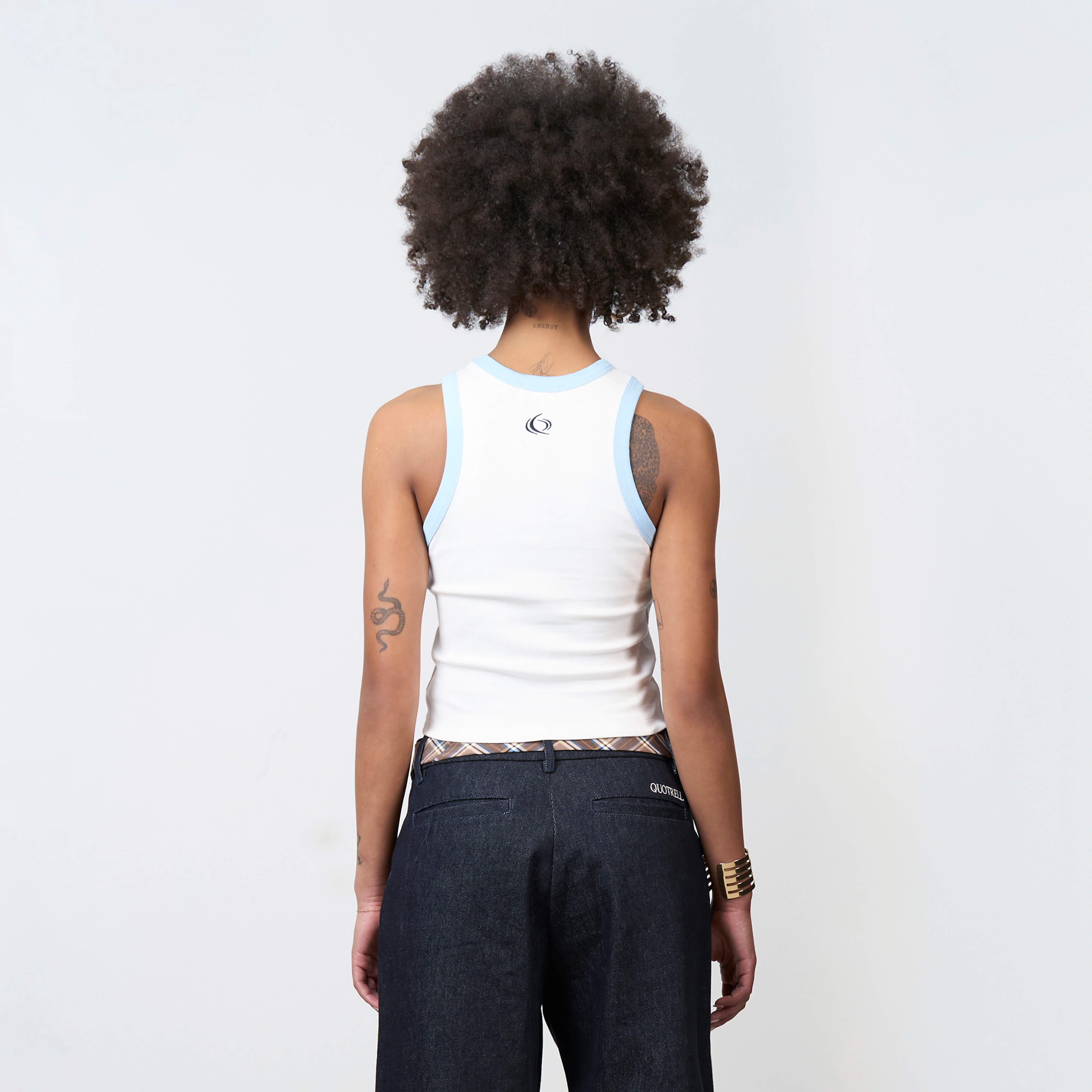 Model is 171 cm and wears size S
