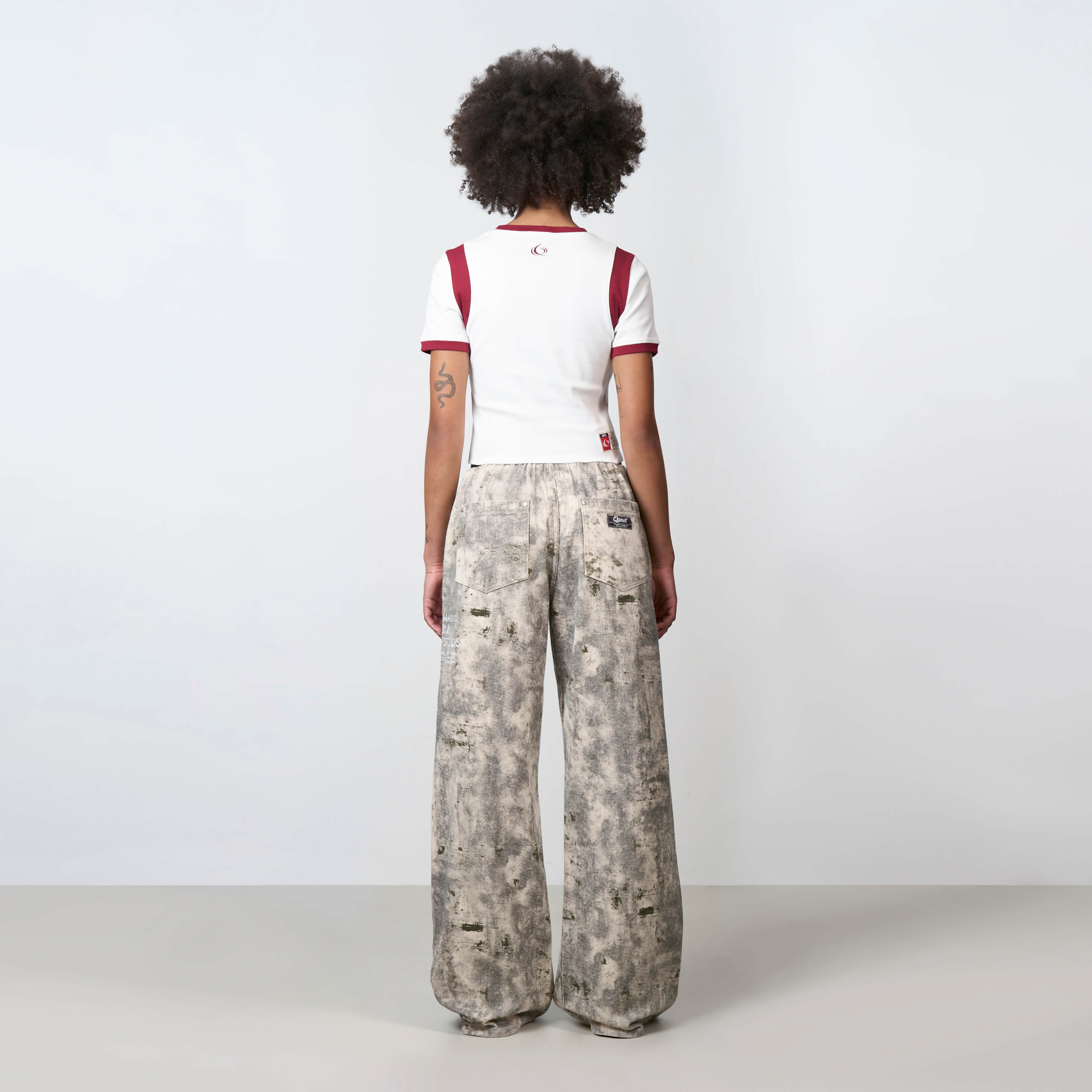 Quotrell Top 78 Top White/Red | Premium Cropped Fitted Top - Quotrell