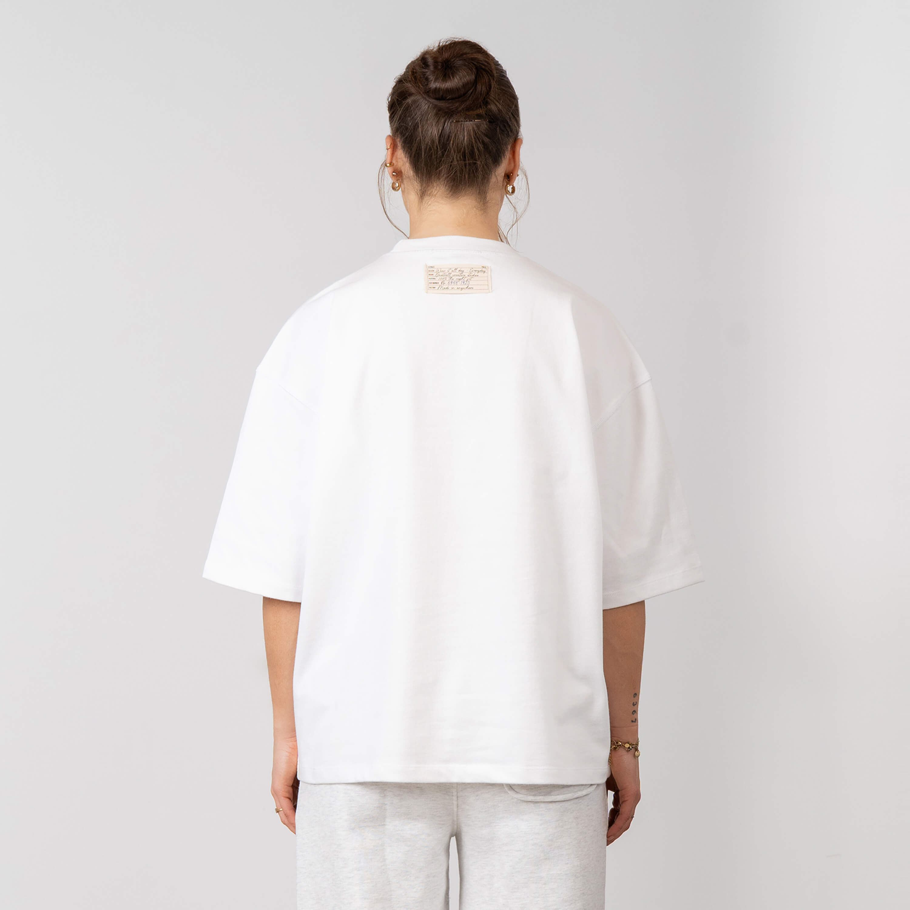 Model is 168 cm and wears size XS
