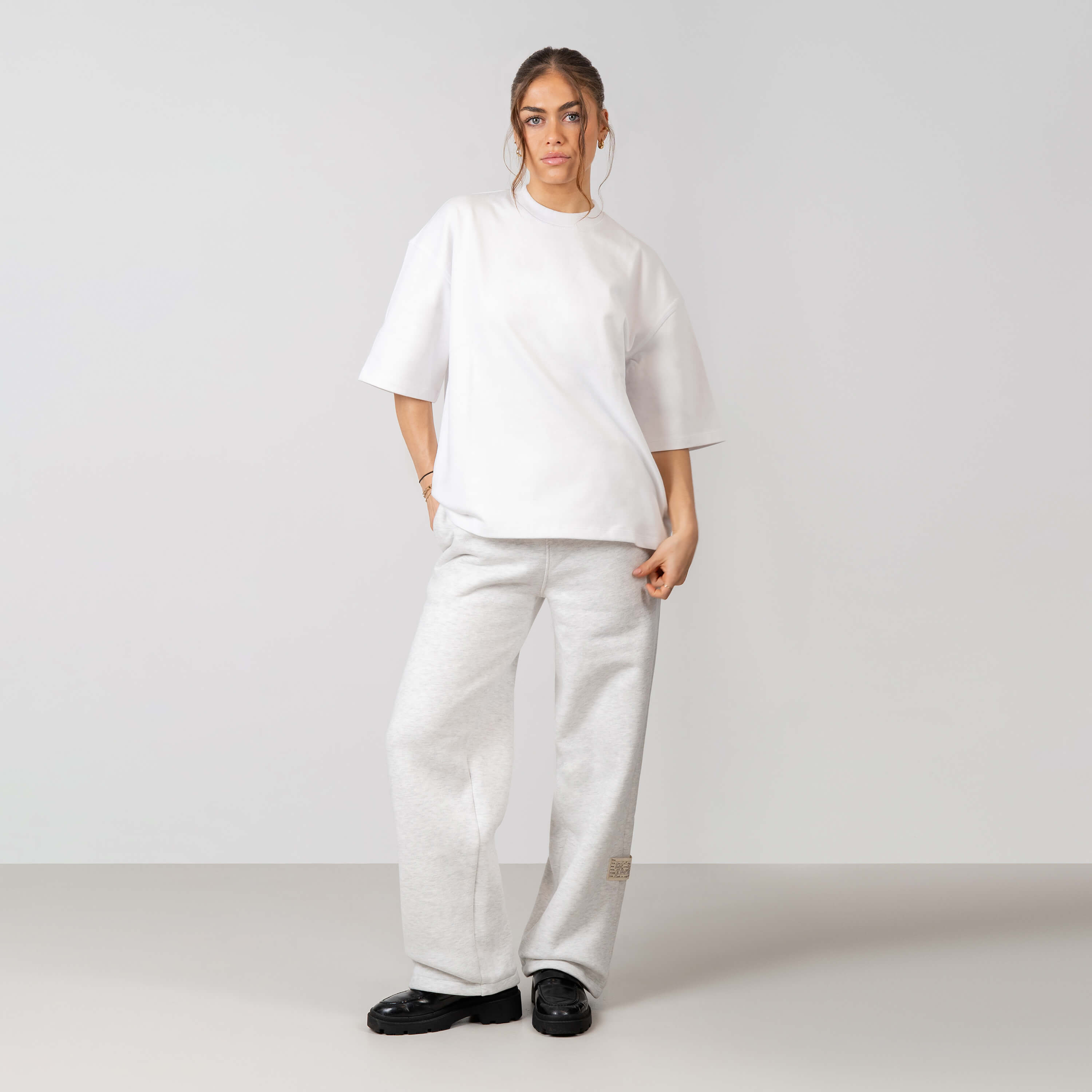 Model is 168 cm and wears size XS
