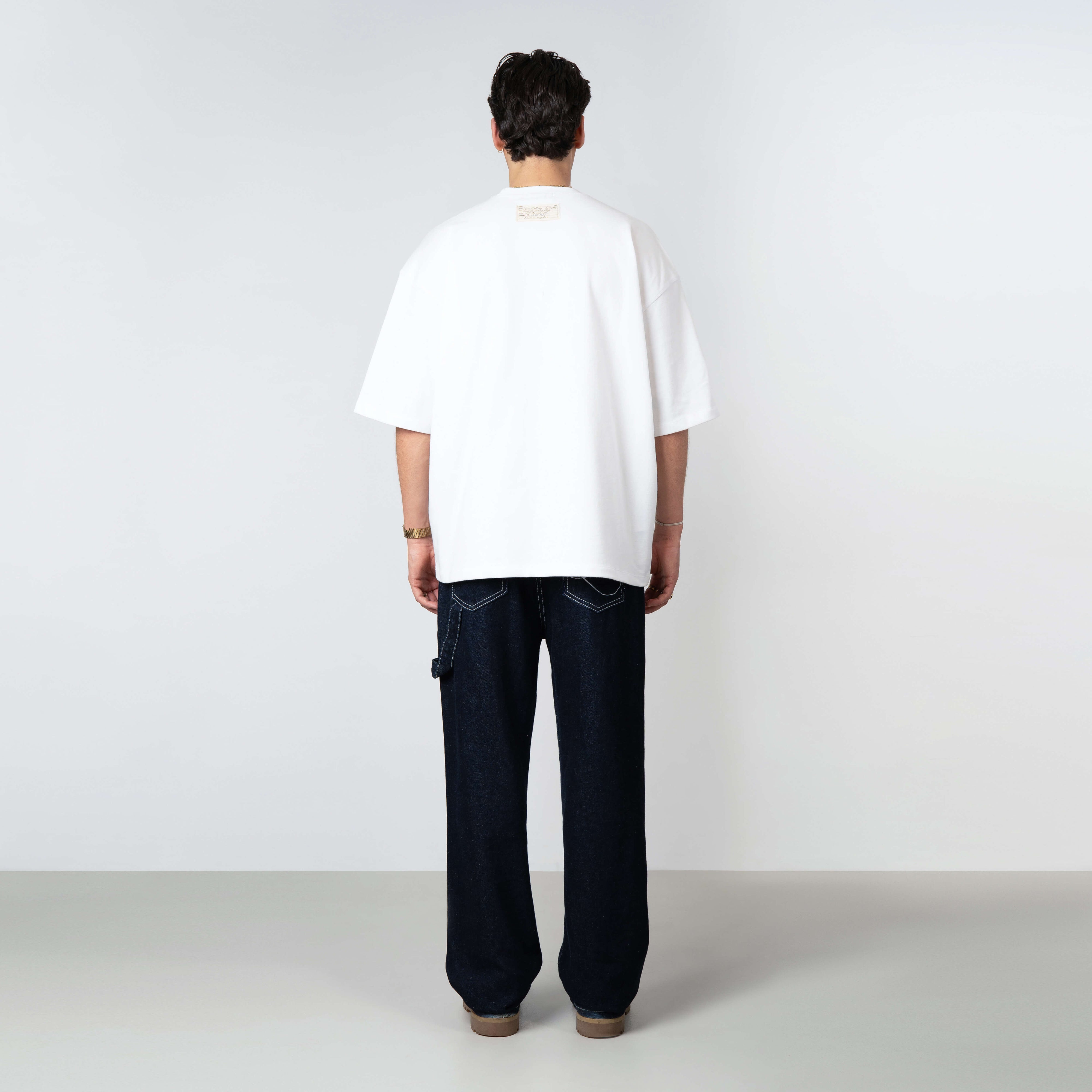 Model is 179 cm, 71 kg, and wears size M
