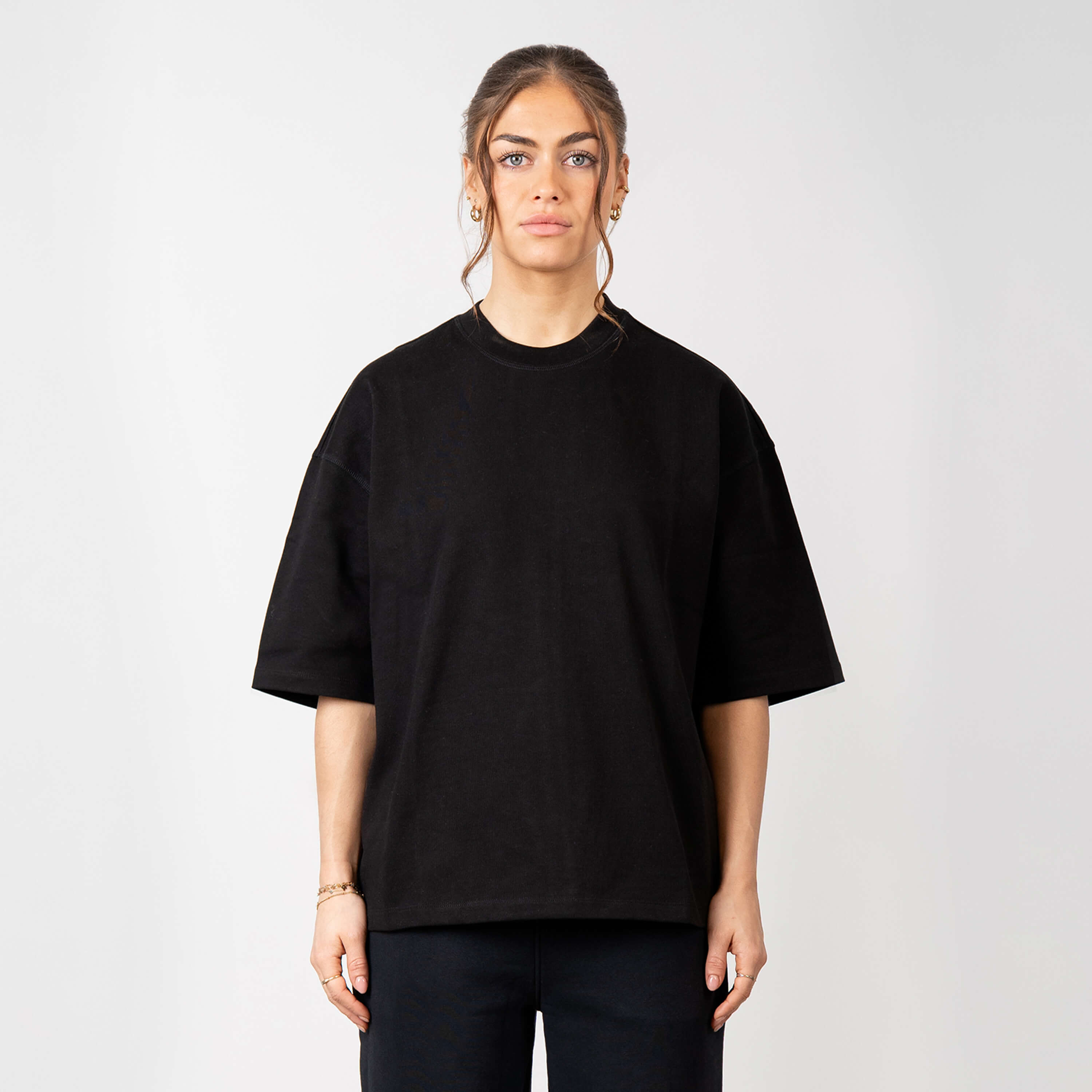 Model is 168 cm and wears size XS
